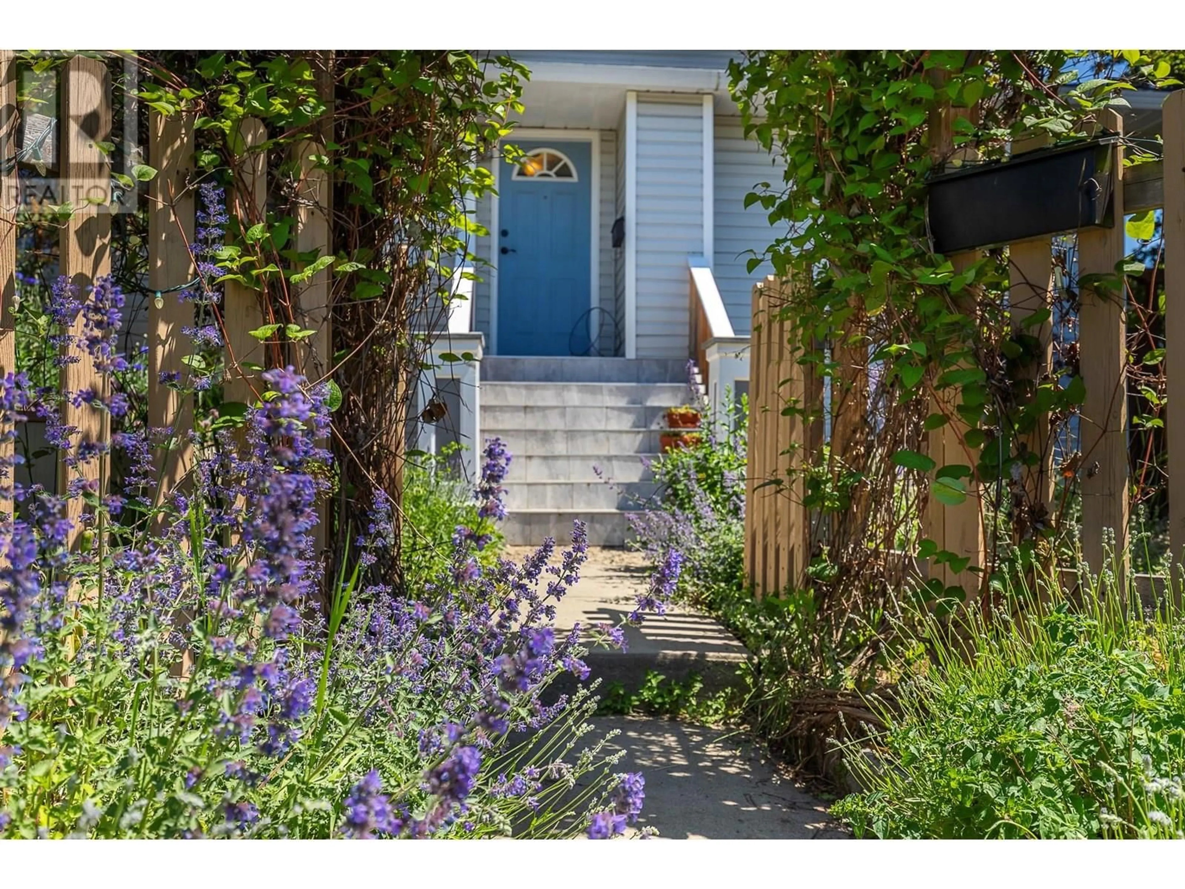 Indoor entryway for 3307 17 STREET, Vernon British Columbia V1T3Y8