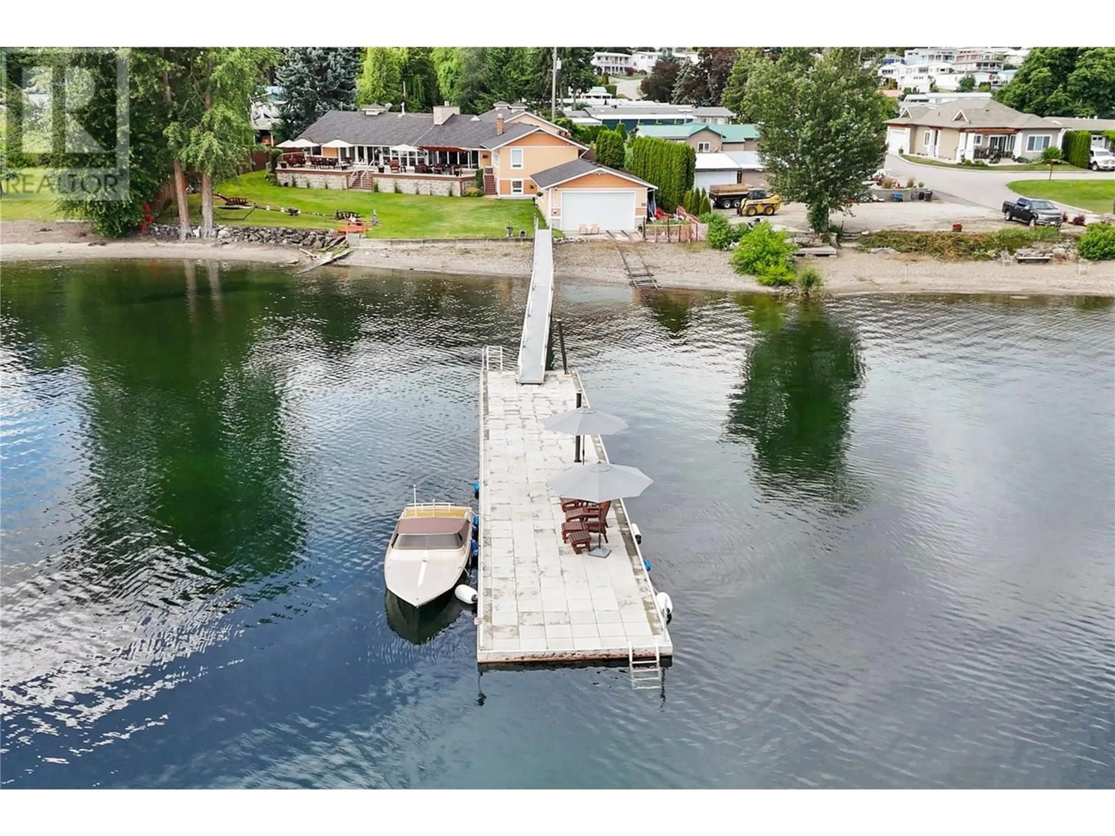 A pic from outside/outdoor area/front of a property/back of a property/a pic from drone, water/lake/river/ocean view for 957 GARROWAY ROAD, Sorrento British Columbia V0E2W0