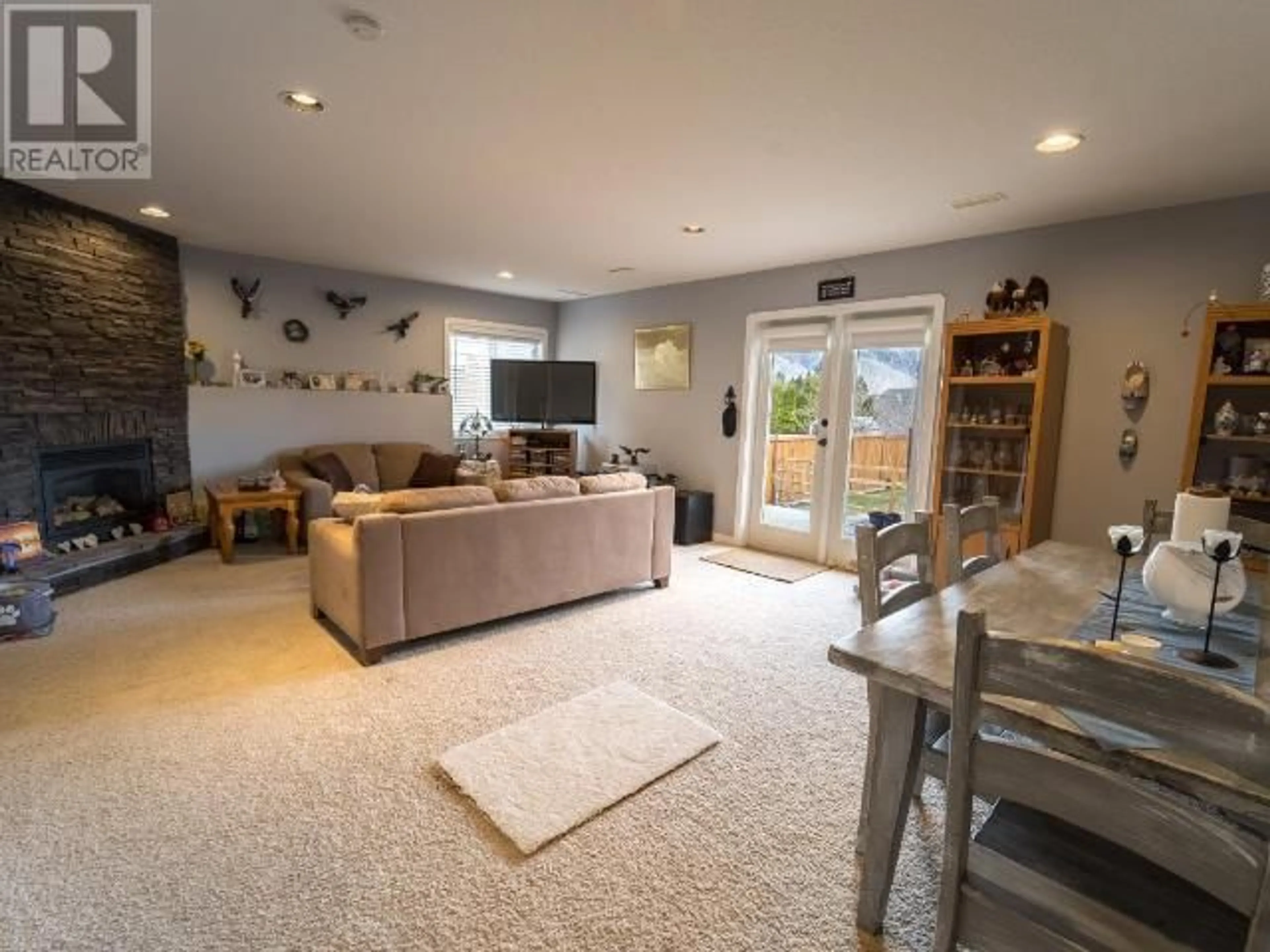 Living room with furniture, unknown for 1570 STIKINE STREET, Kamloops British Columbia V2E2T2