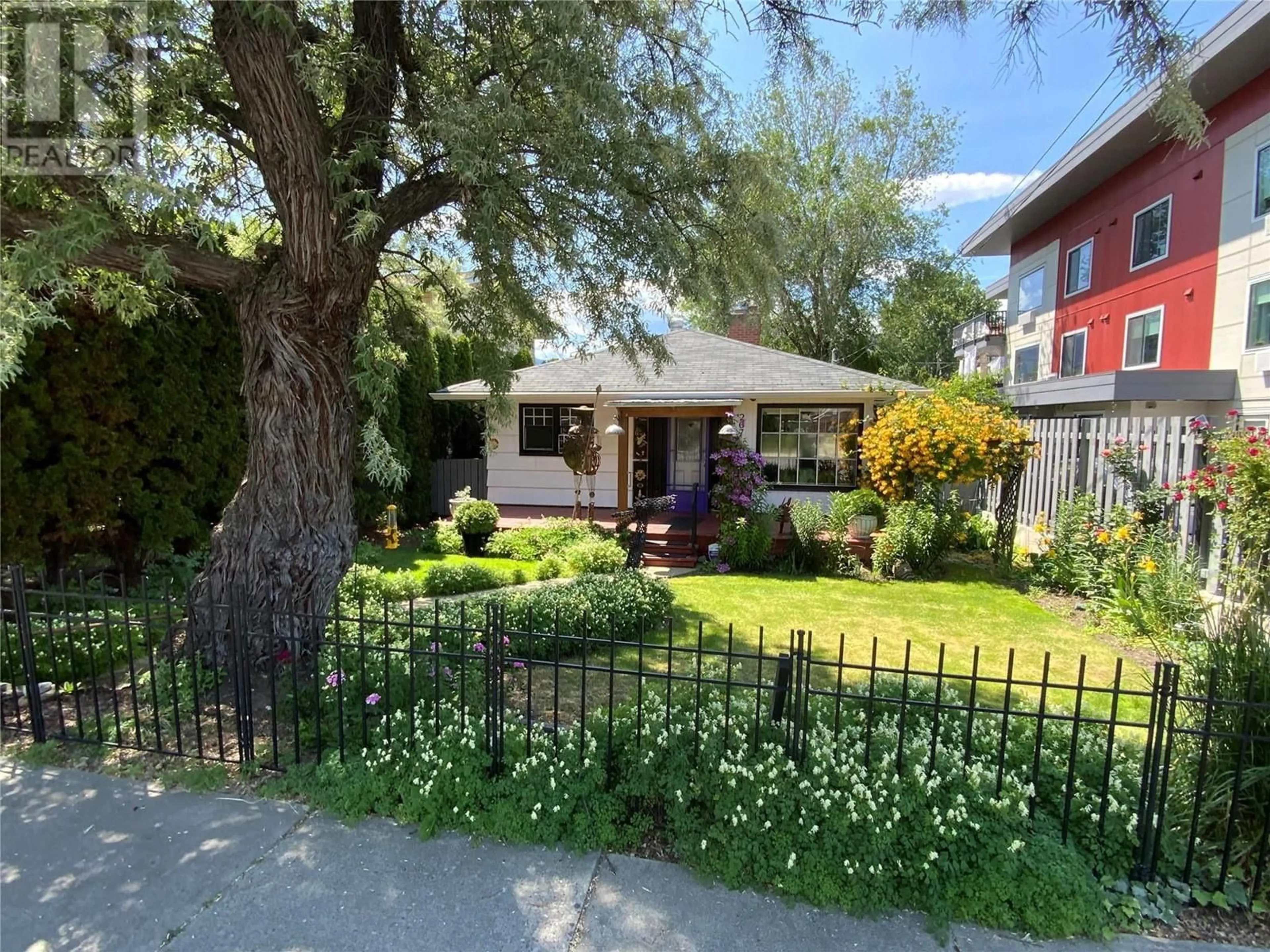 A pic from outside/outdoor area/front of a property/back of a property/a pic from drone, street for 207 MAPLE STREET, Penticton British Columbia V2A5V6