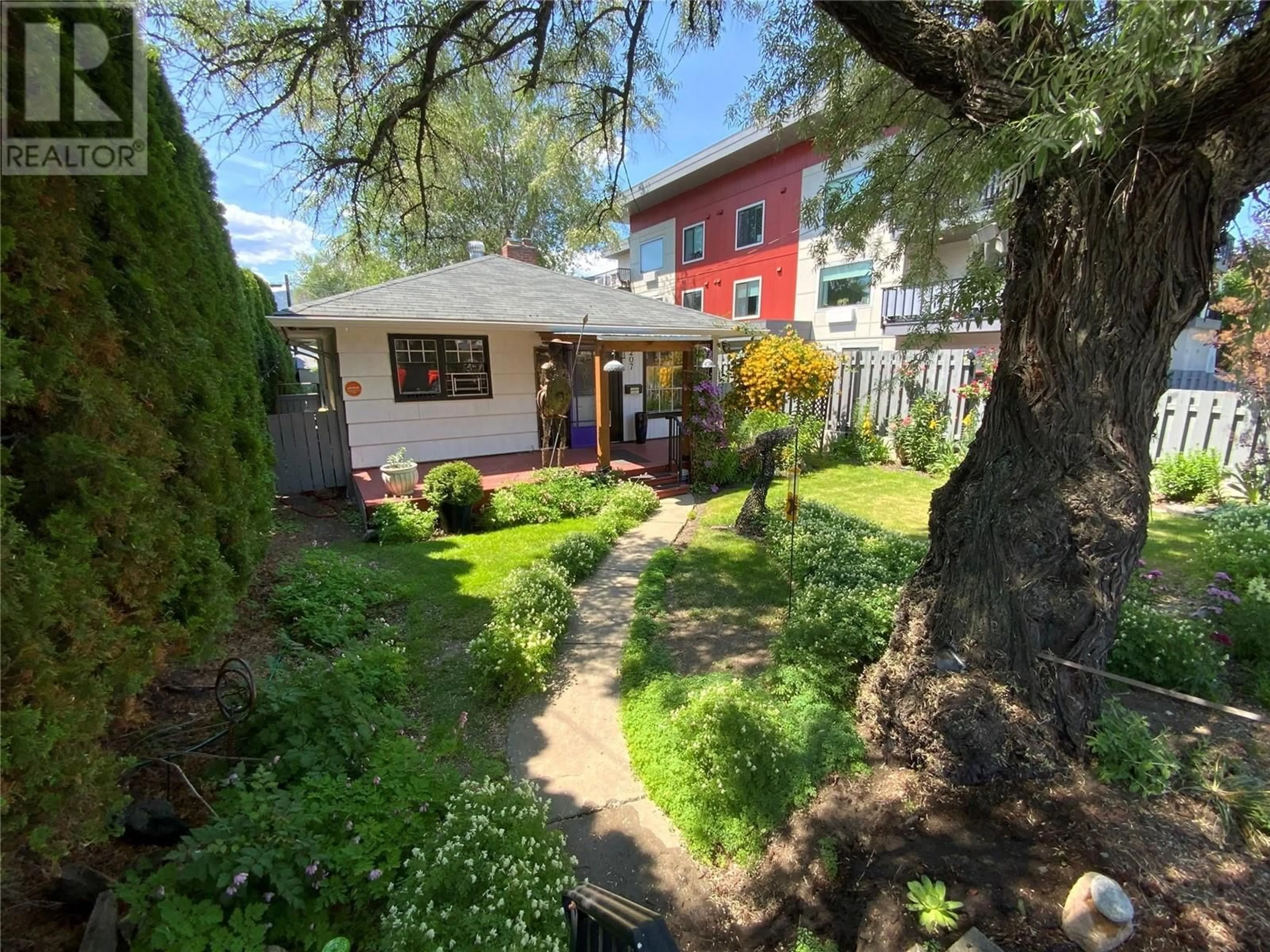 A pic from outside/outdoor area/front of a property/back of a property/a pic from drone, street for 207 MAPLE STREET, Penticton British Columbia V2A5V6