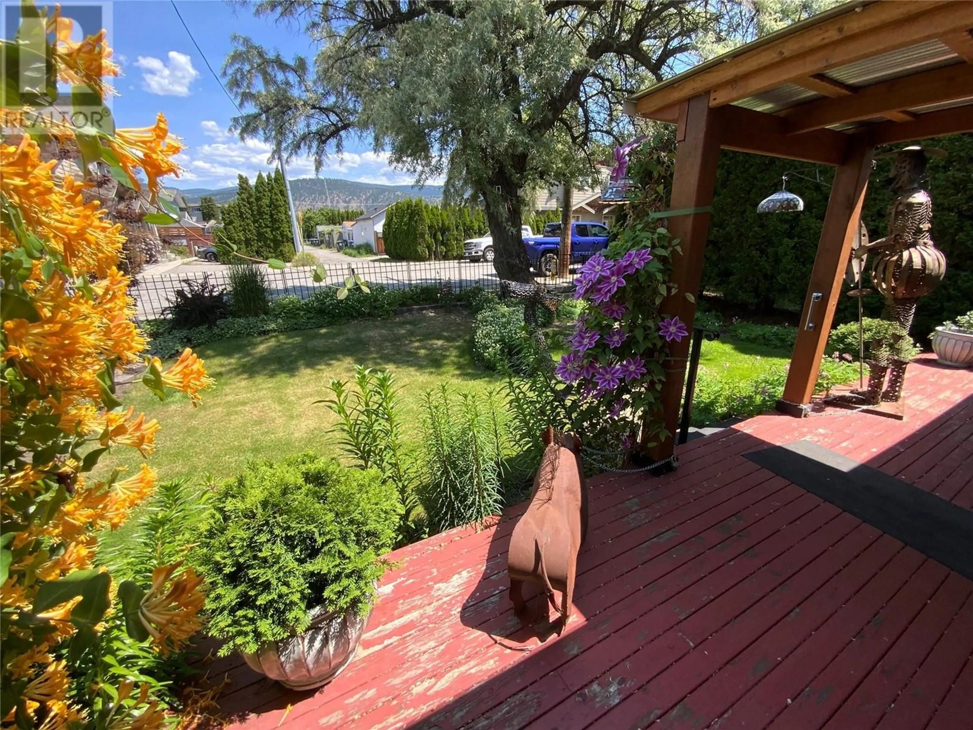 Patio, water/lake/river/ocean view for 207 MAPLE STREET, Penticton British Columbia V2A5V6