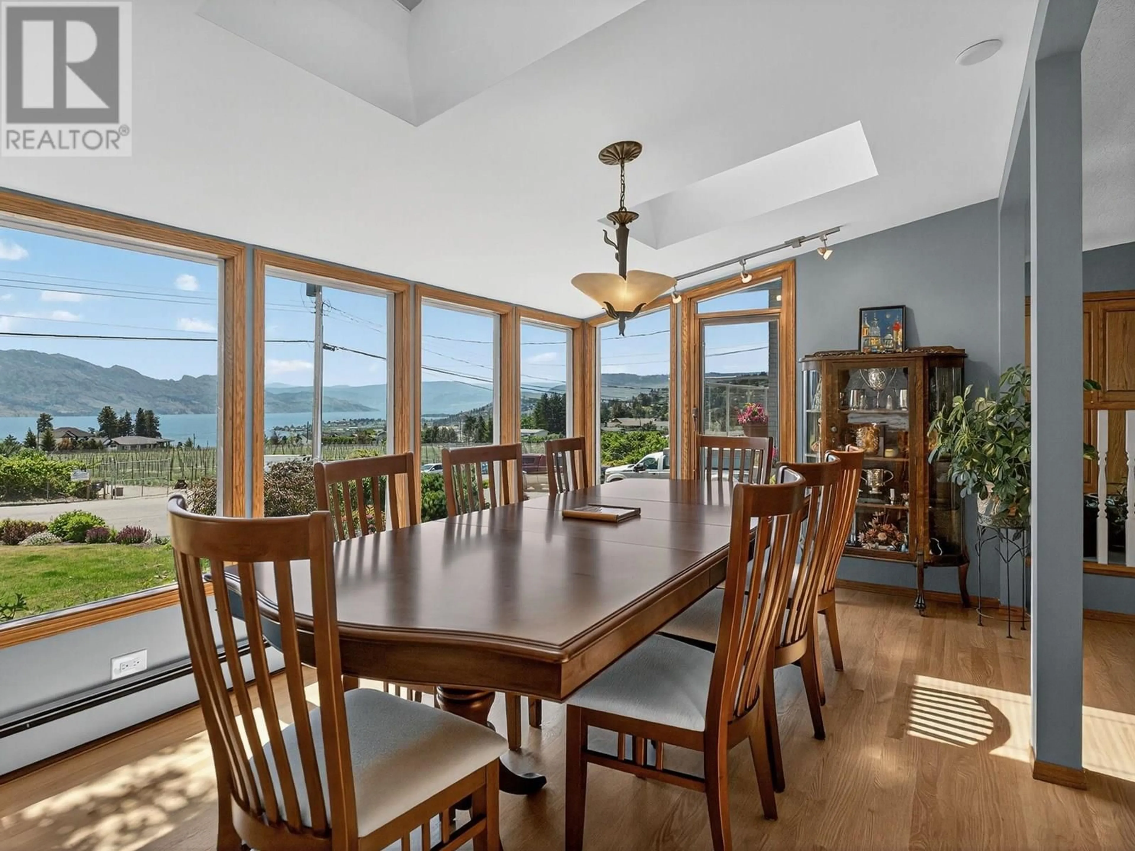 Dining room, wood/laminate floor for 832 MONTIGNY ROAD, West Kelowna British Columbia V1Z1S2