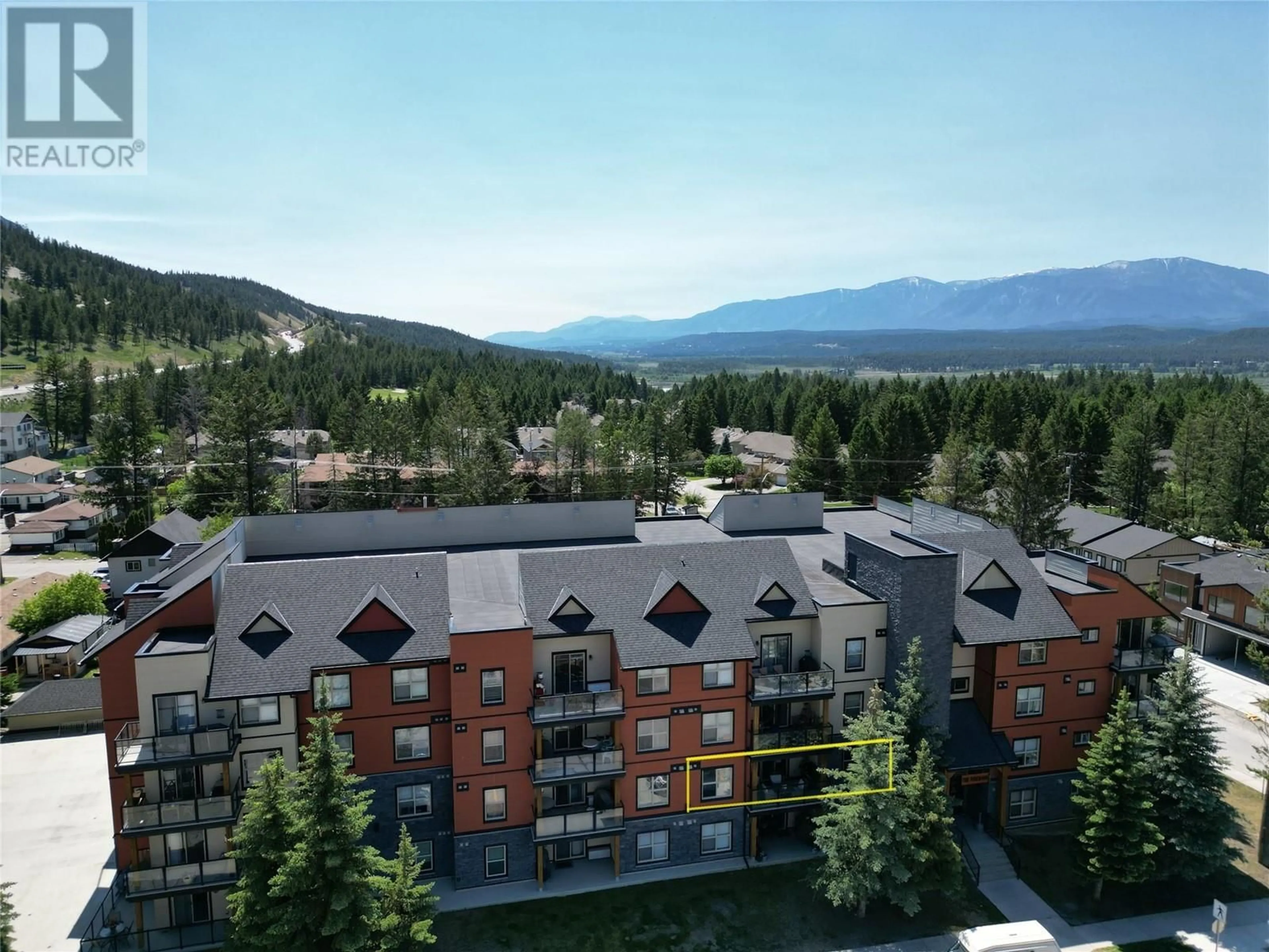 A pic from outside/outdoor area/front of a property/back of a property/a pic from drone, mountain view for 205 - 4874 STANLEY STREET, Radium Hot Springs British Columbia V0A1M0
