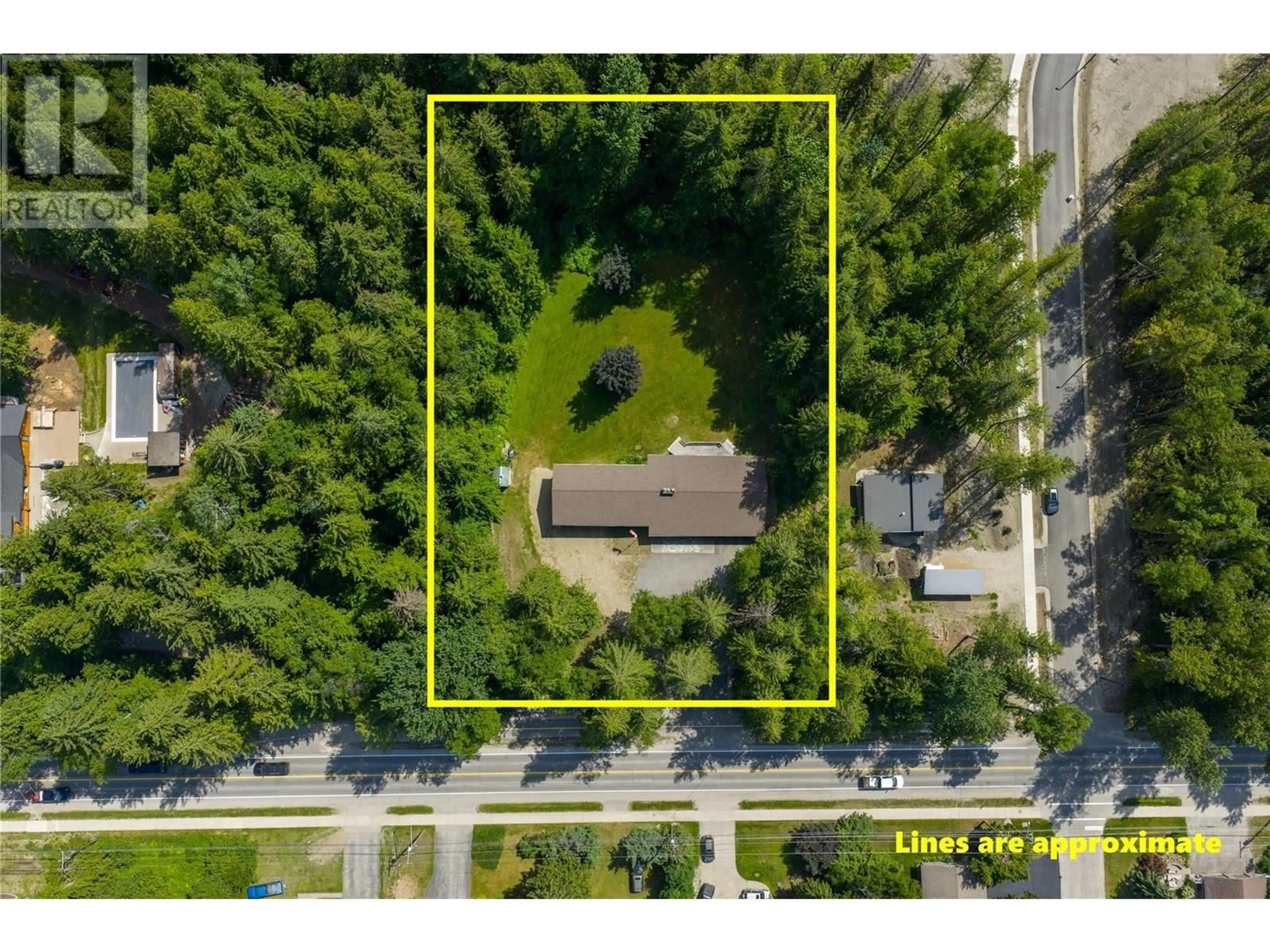 A pic from outside/outdoor area/front of a property/back of a property/a pic from drone, street for 1557 NICHOL ROAD, Revelstoke British Columbia V0E2S1