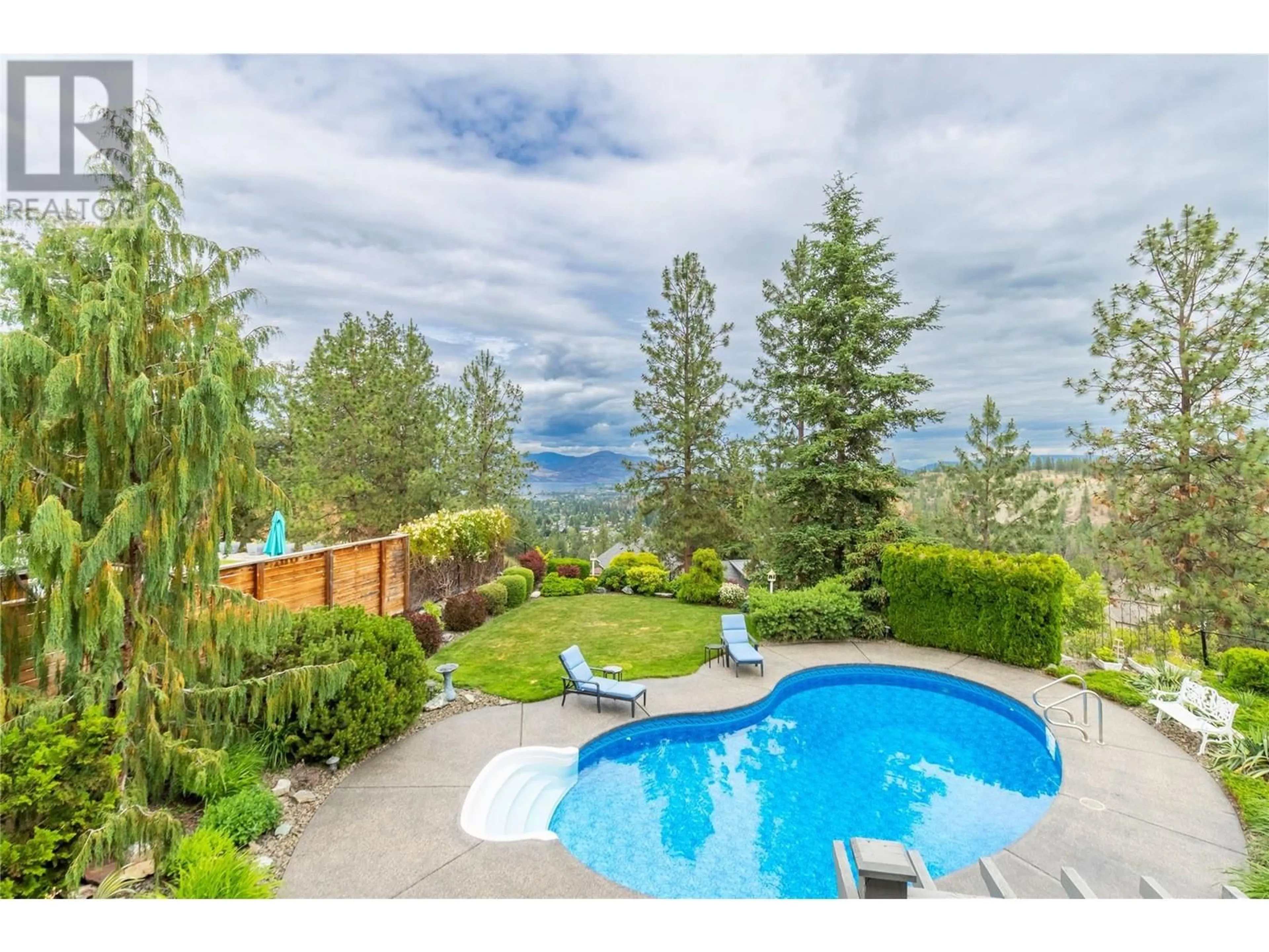 Pool for 1036 ARBOR VIEW DRIVE, Kelowna British Columbia V1W5A1