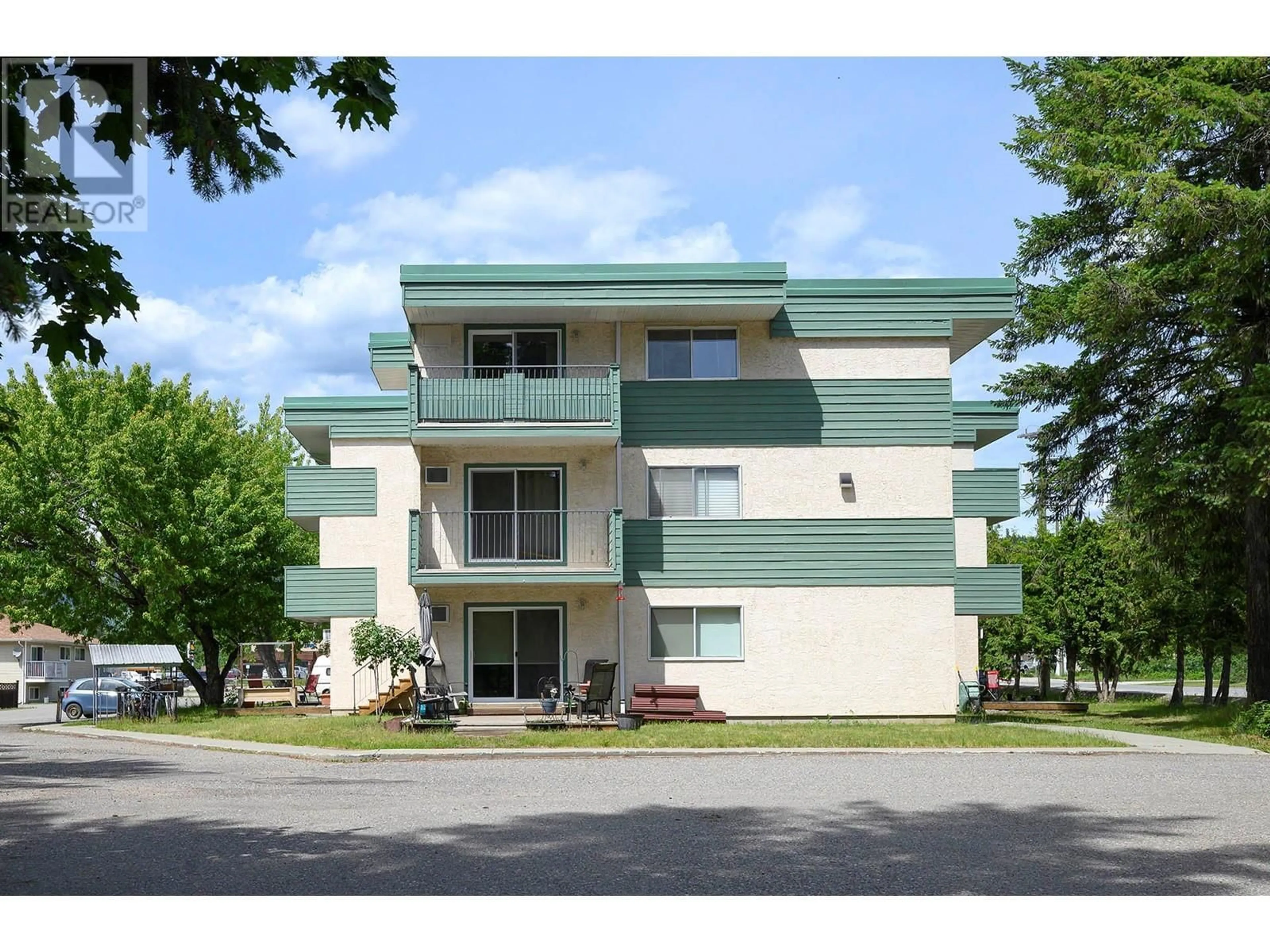 Home with vinyl exterior material, building for 16 - 245 PARK DRIVE, Clearwater British Columbia V0E1N0