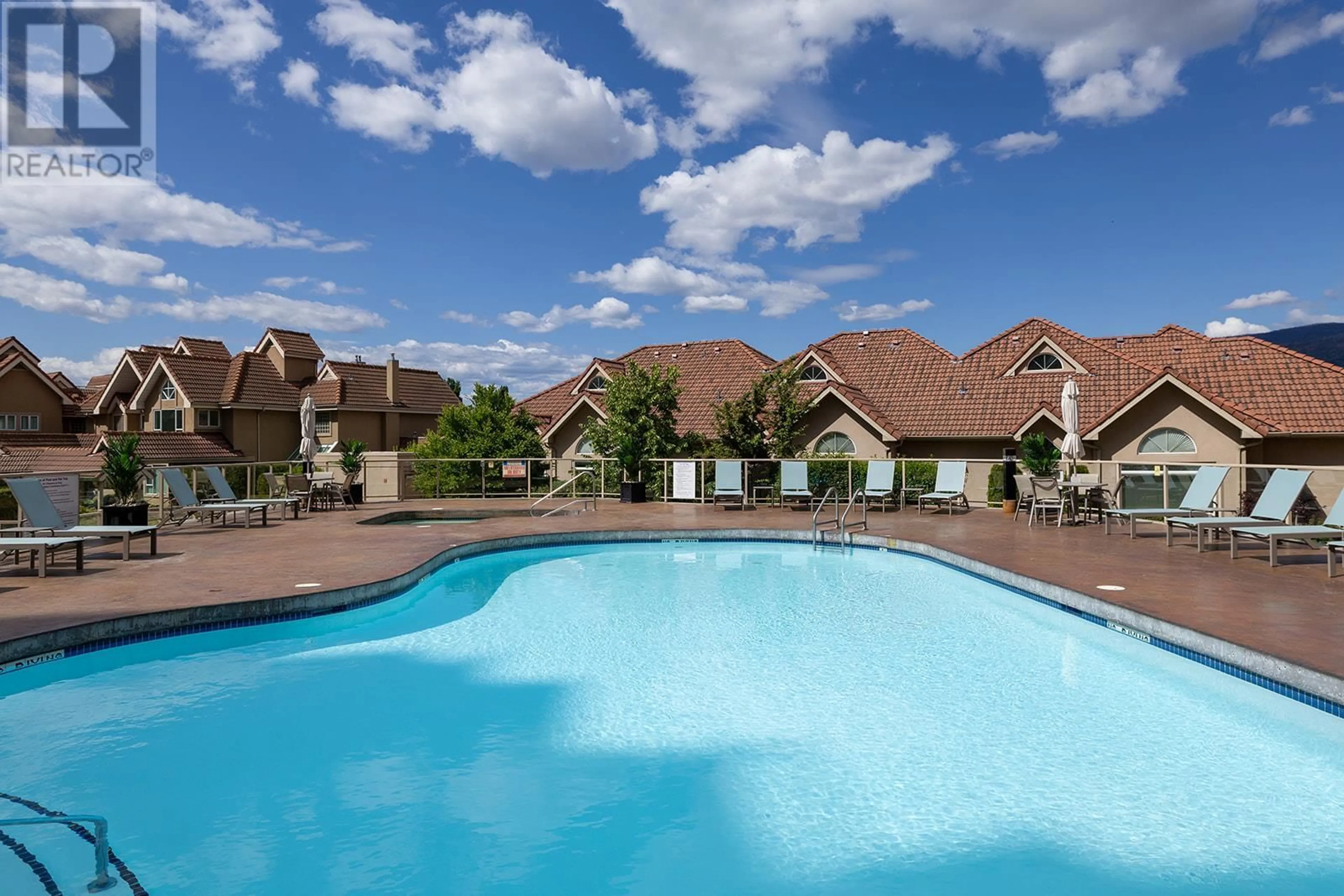 Pool for 703 - 1128 SUNSET DRIVE, Kelowna British Columbia V1Y9W7