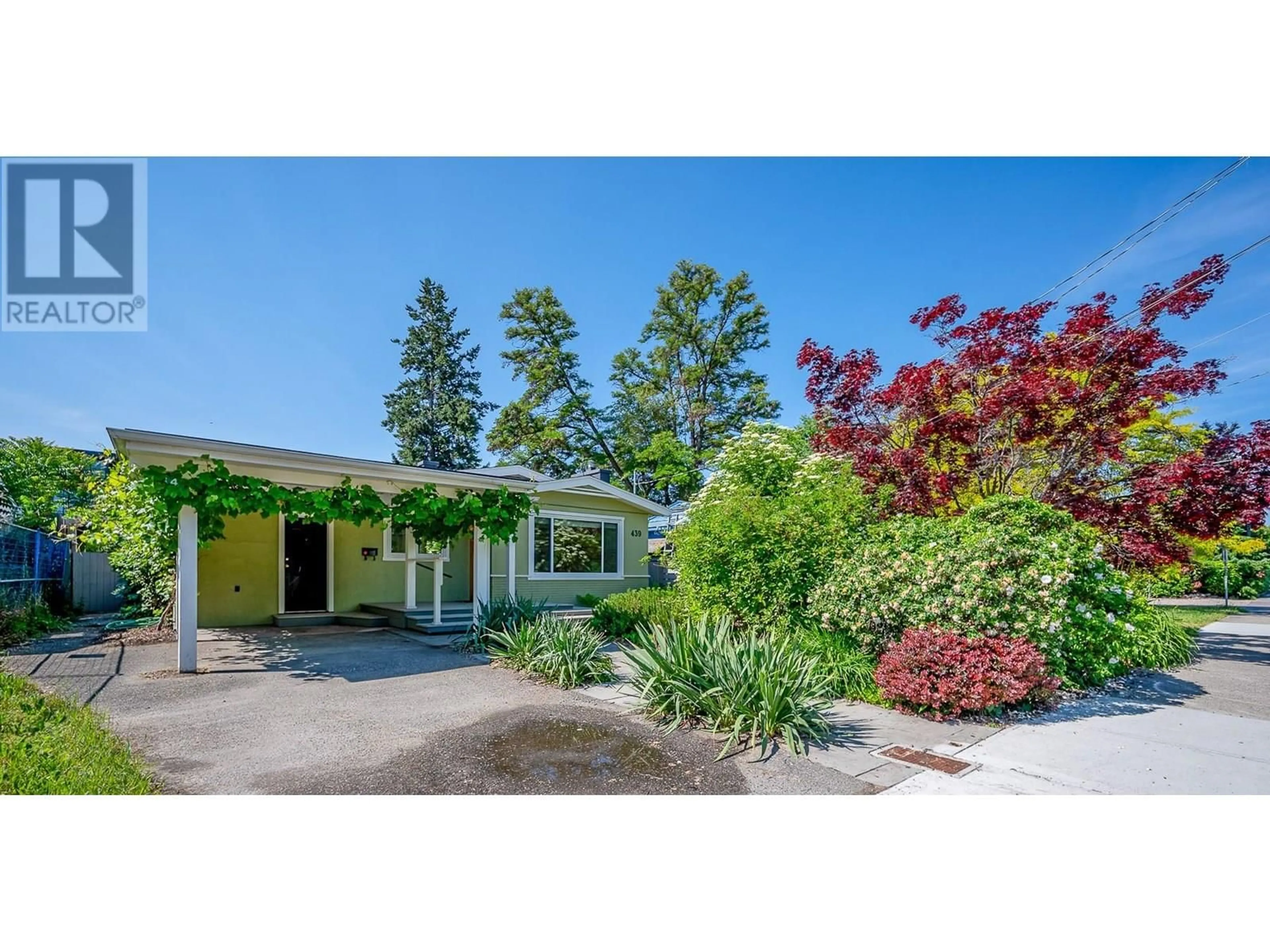 A pic from outside/outdoor area/front of a property/back of a property/a pic from drone, street for 439 OSPREY AVENUE, Kelowna British Columbia V1Y5A3