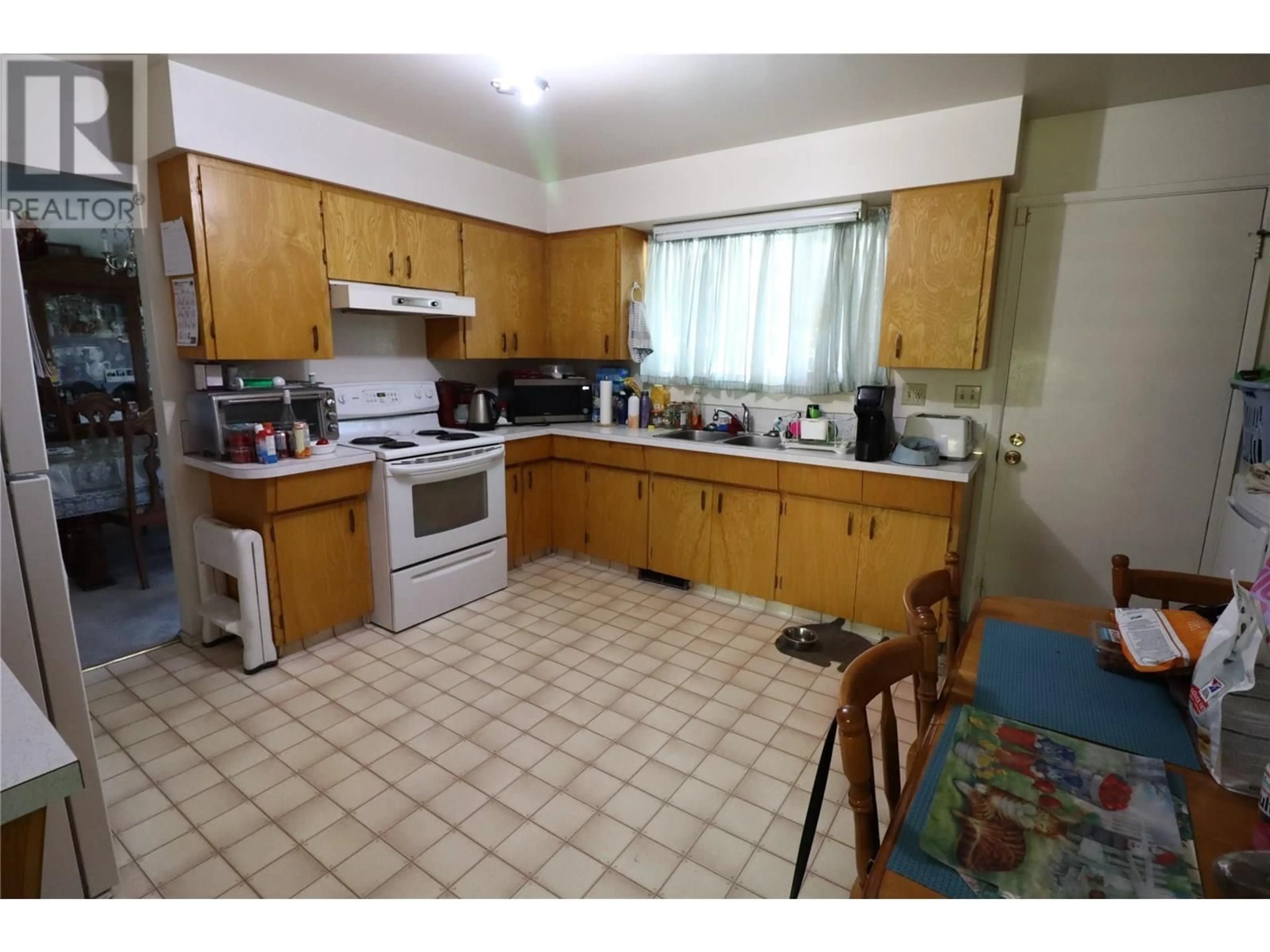 Standard kitchen, unknown for 1965 CURLEW ROAD, Kamloops British Columbia V2C4H9