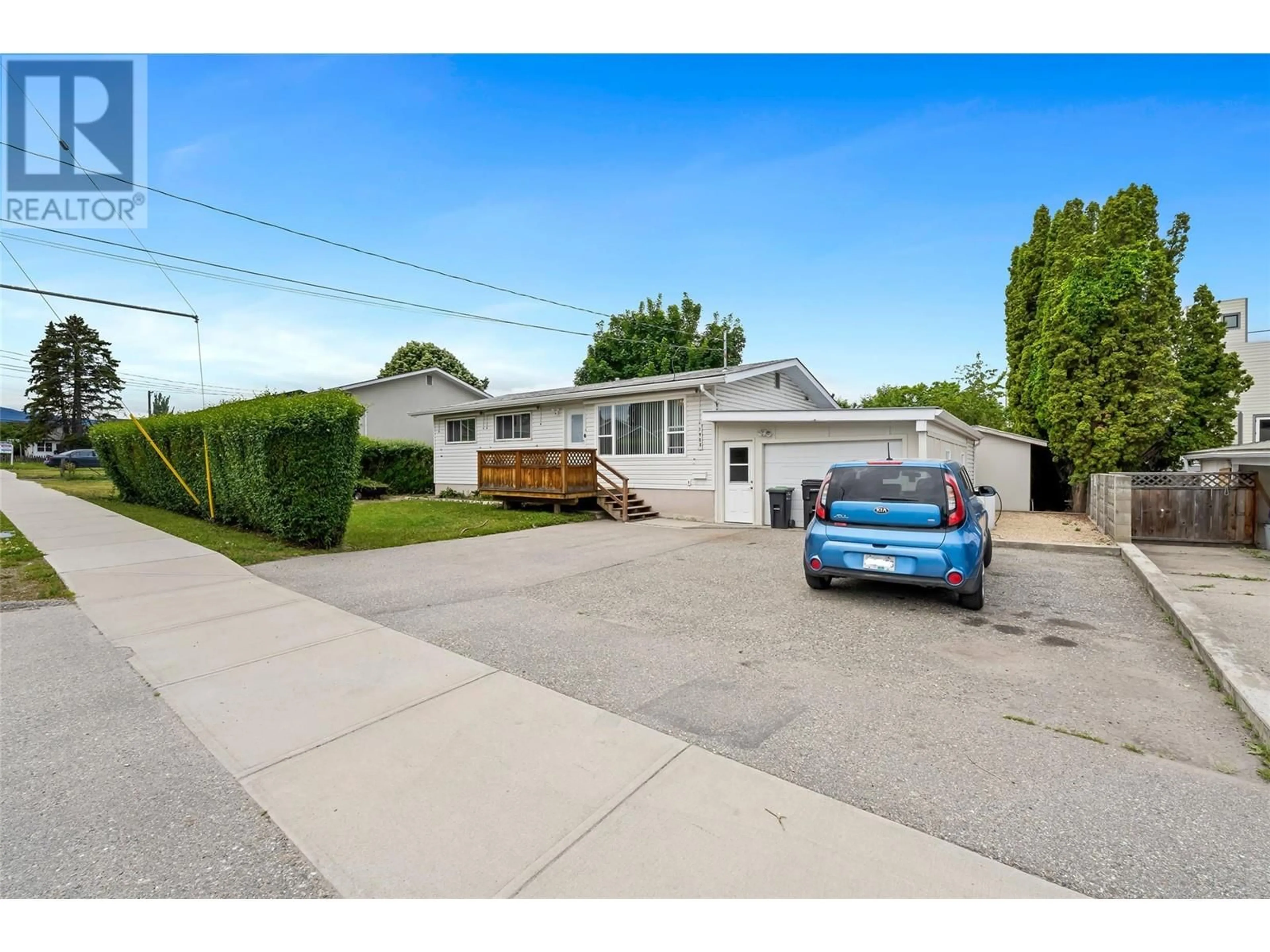 A pic from outside/outdoor area/front of a property/back of a property/a pic from drone, street for 3908 25 STREET, Vernon British Columbia V1T4R7