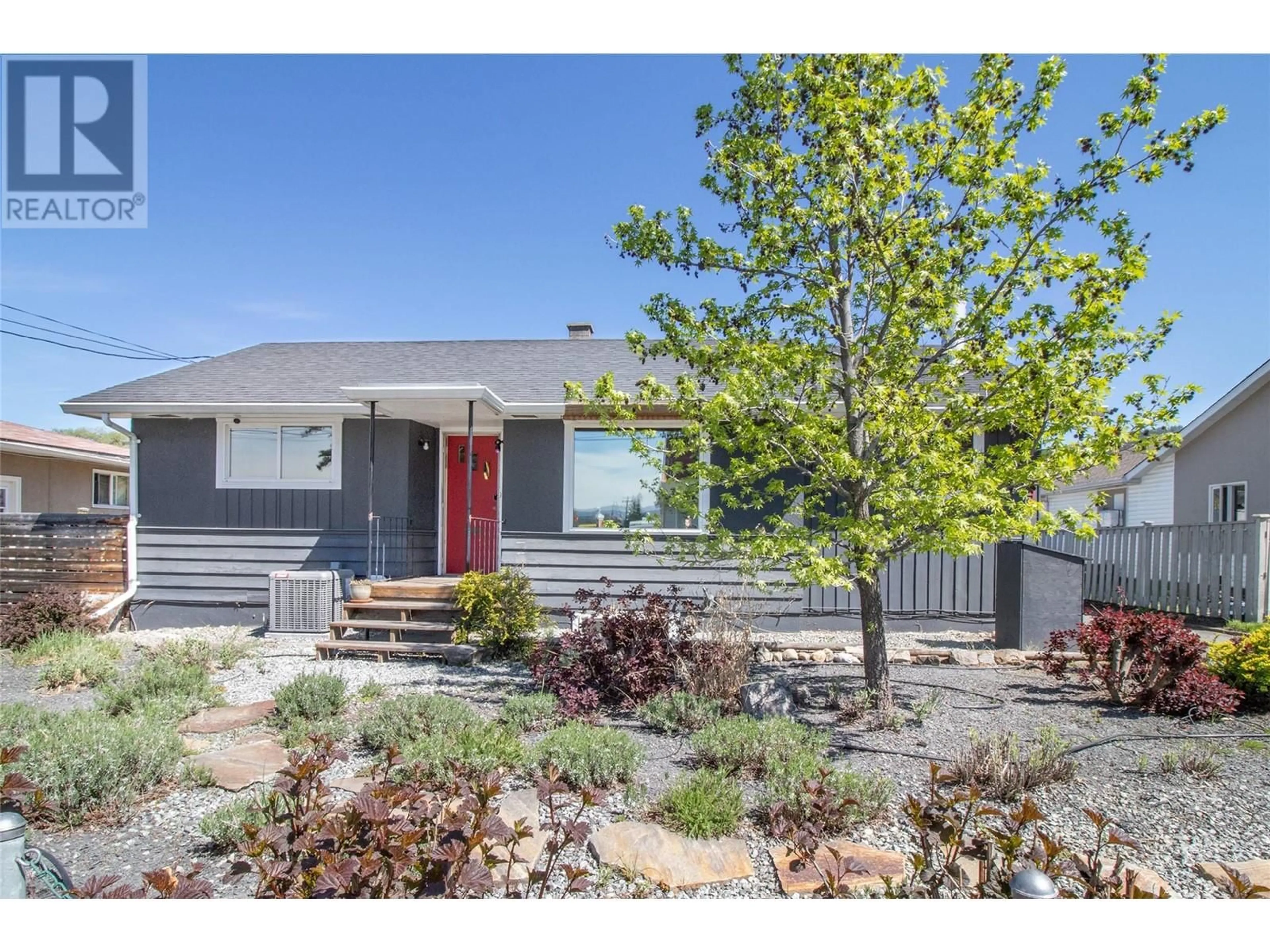 Home with vinyl exterior material, street for 195 SADLER ROAD, Kelowna British Columbia V1X2Y6