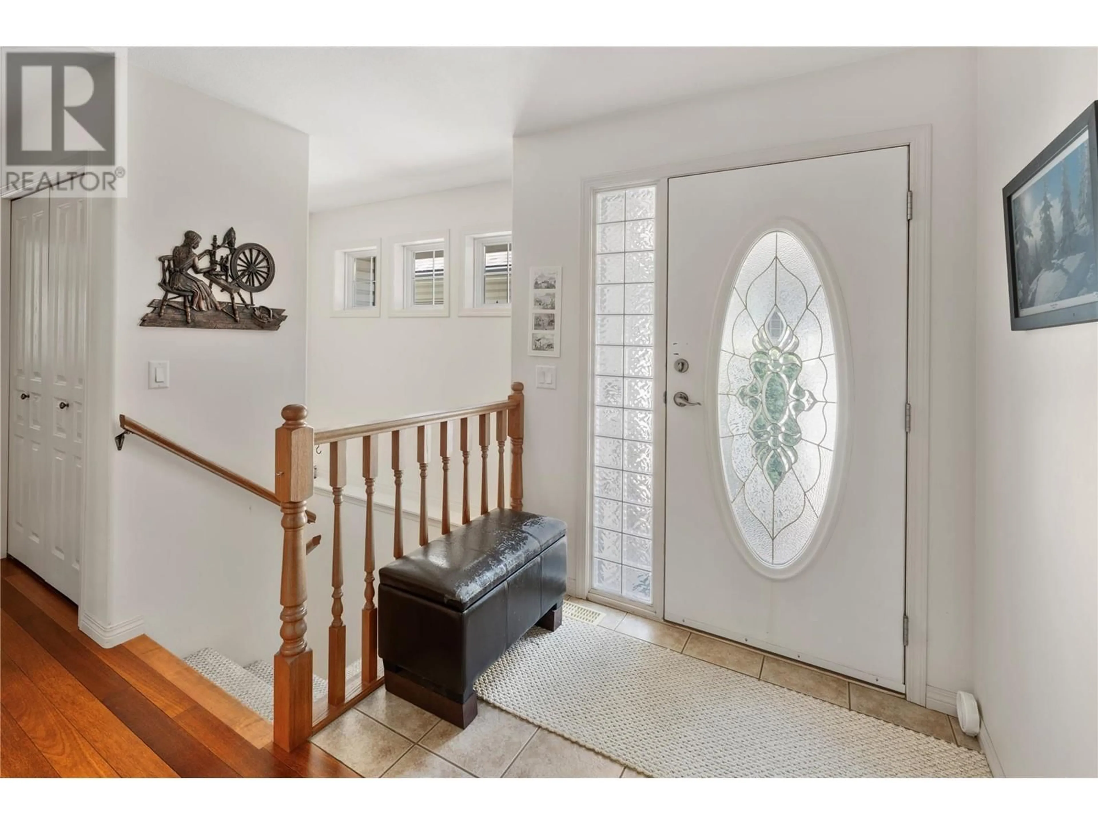 Indoor entryway for 111 - 1188 HOUGHTON ROAD, Kelowna British Columbia V1Y9K8