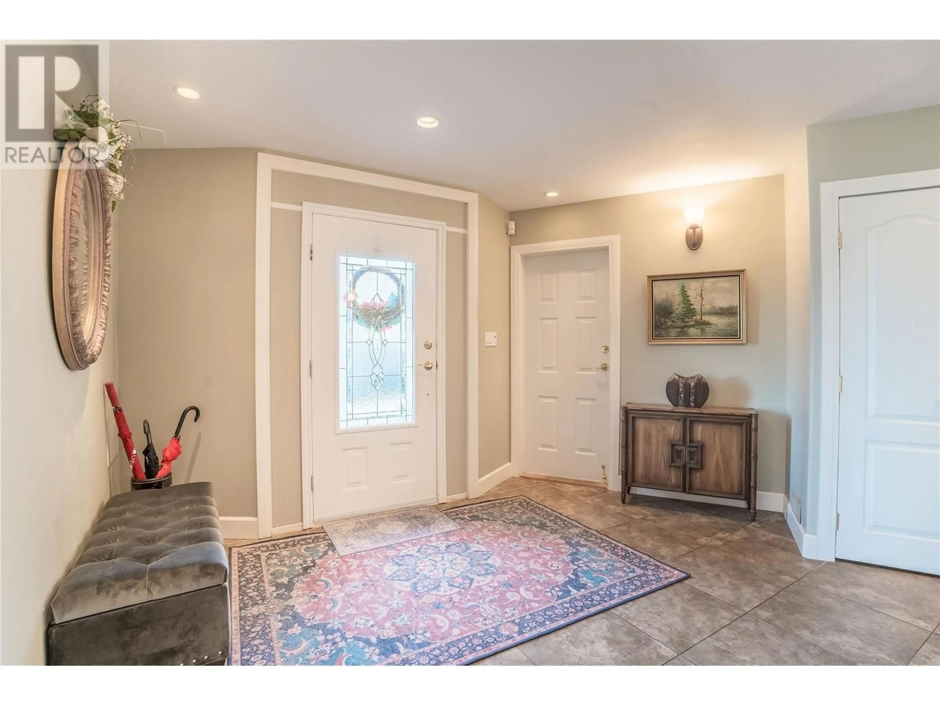 Indoor entryway for 136 SUMAC RIDGE DRIVE, Summerland British Columbia V0H1Z6