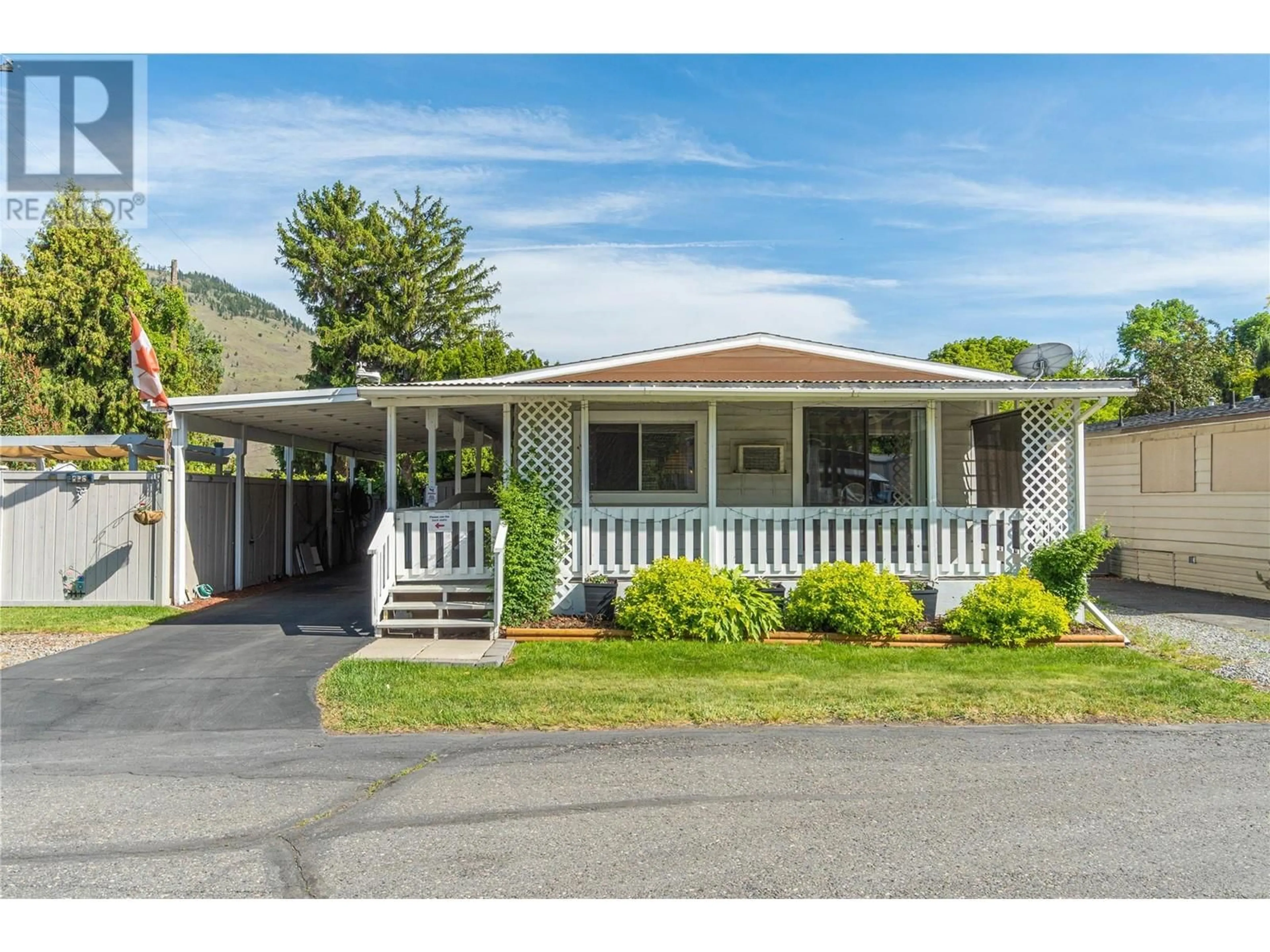 Home with vinyl exterior material, street for 228 - 2400 OAKDALE WAY, Kamloops British Columbia V2B6W7