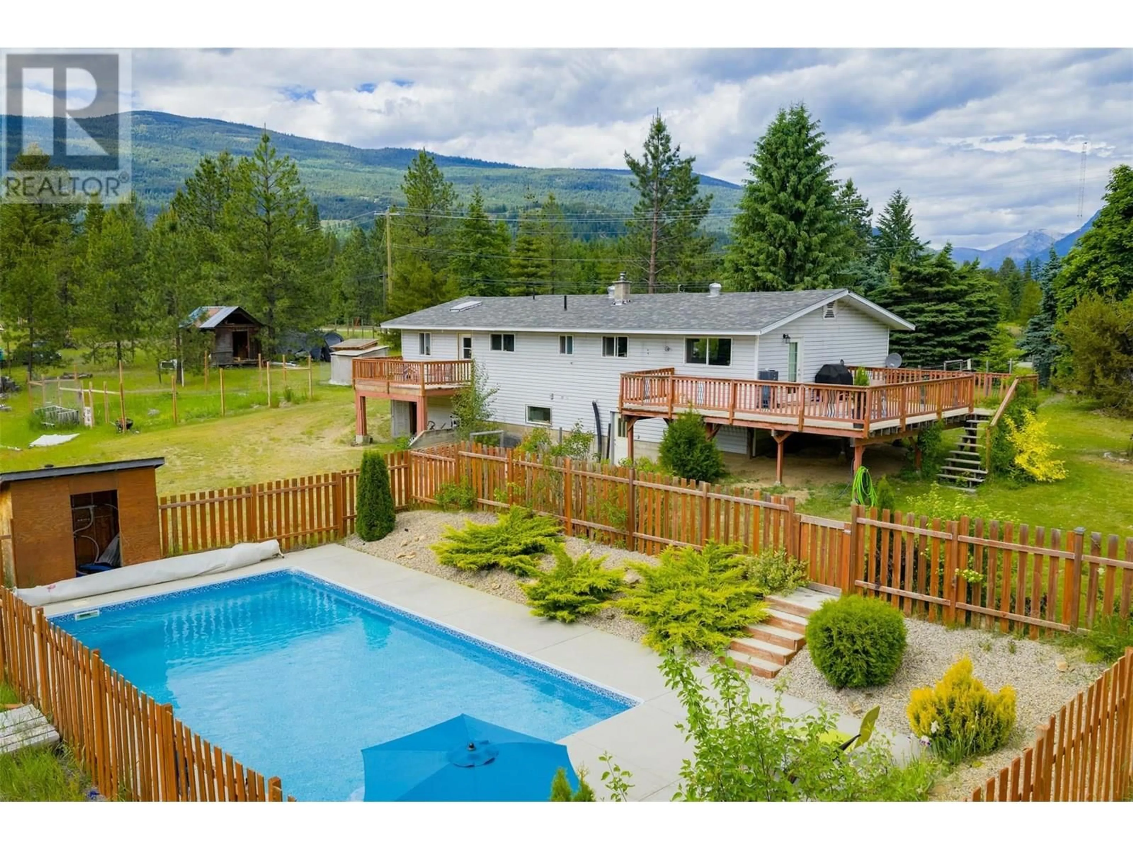 A pic from outside/outdoor area/front of a property/back of a property/a pic from drone, mountain view for 3860 GAGE ROAD, Krestova British Columbia V0G1H2