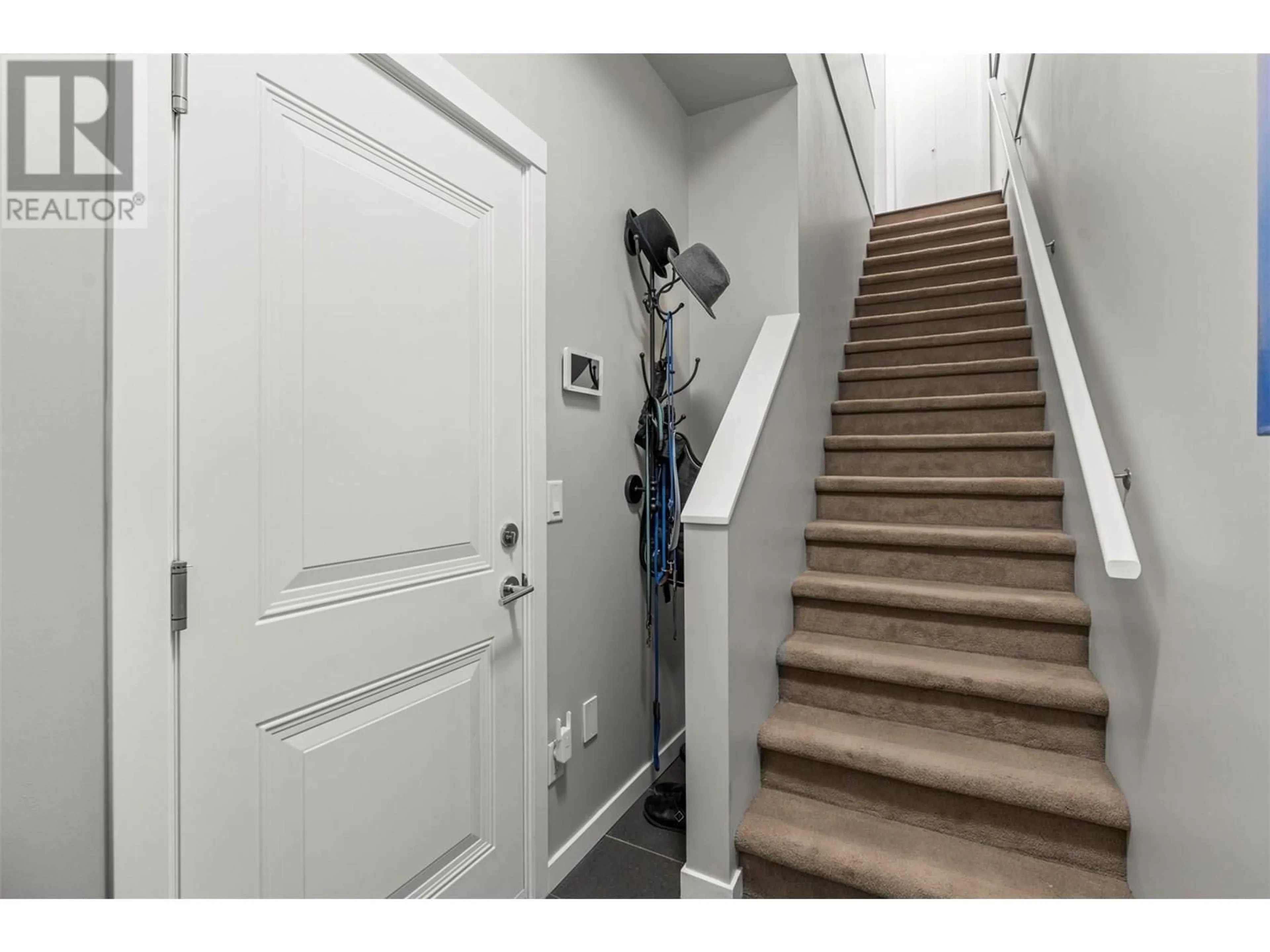 Indoor entryway for 28 - 625 BOYNTON PLACE, Kelowna British Columbia V1V3B5