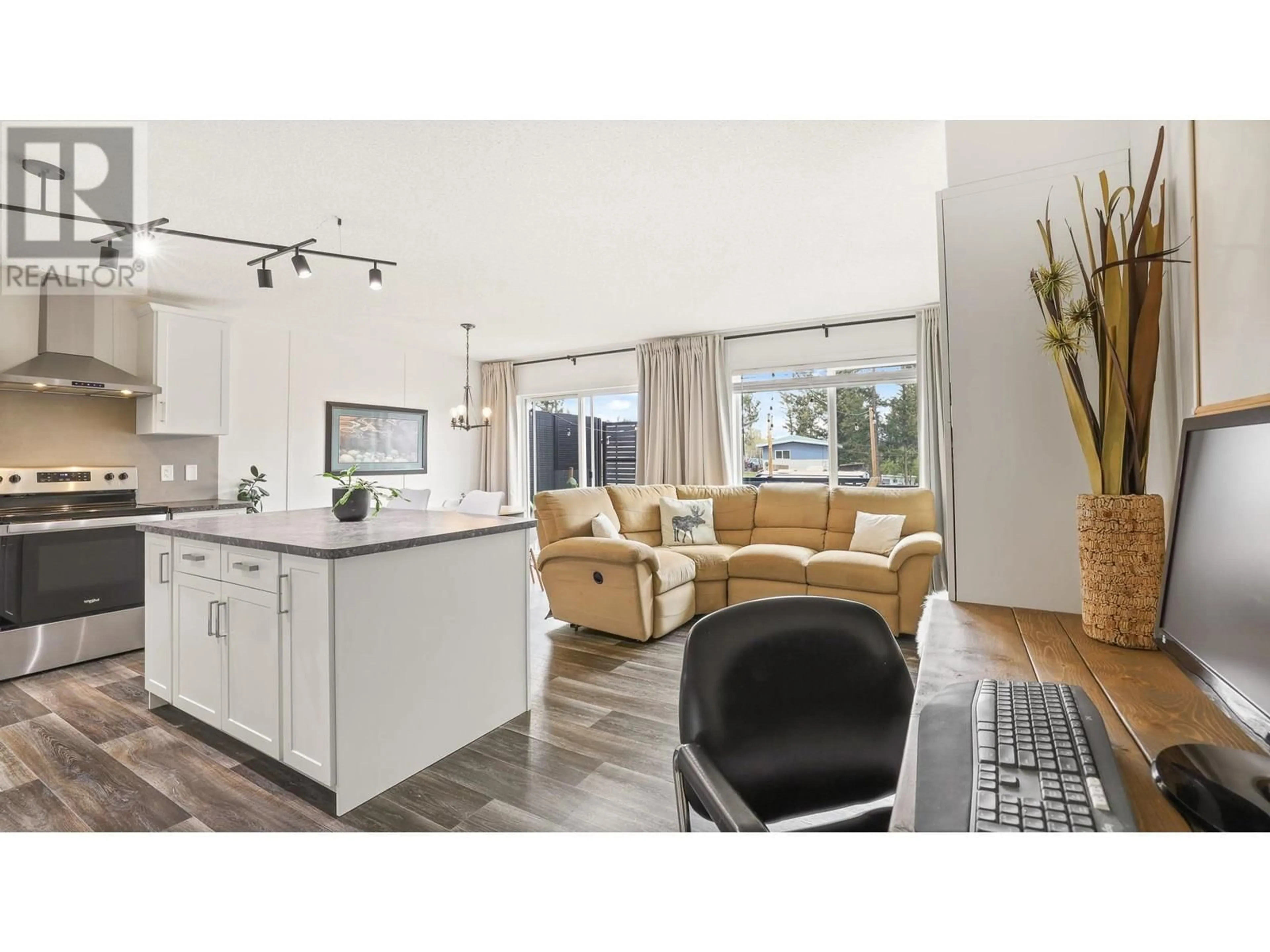 Open concept kitchen, unknown for 1315 WESTSIDE PARK DRIVE, Invermere British Columbia V0A1K4