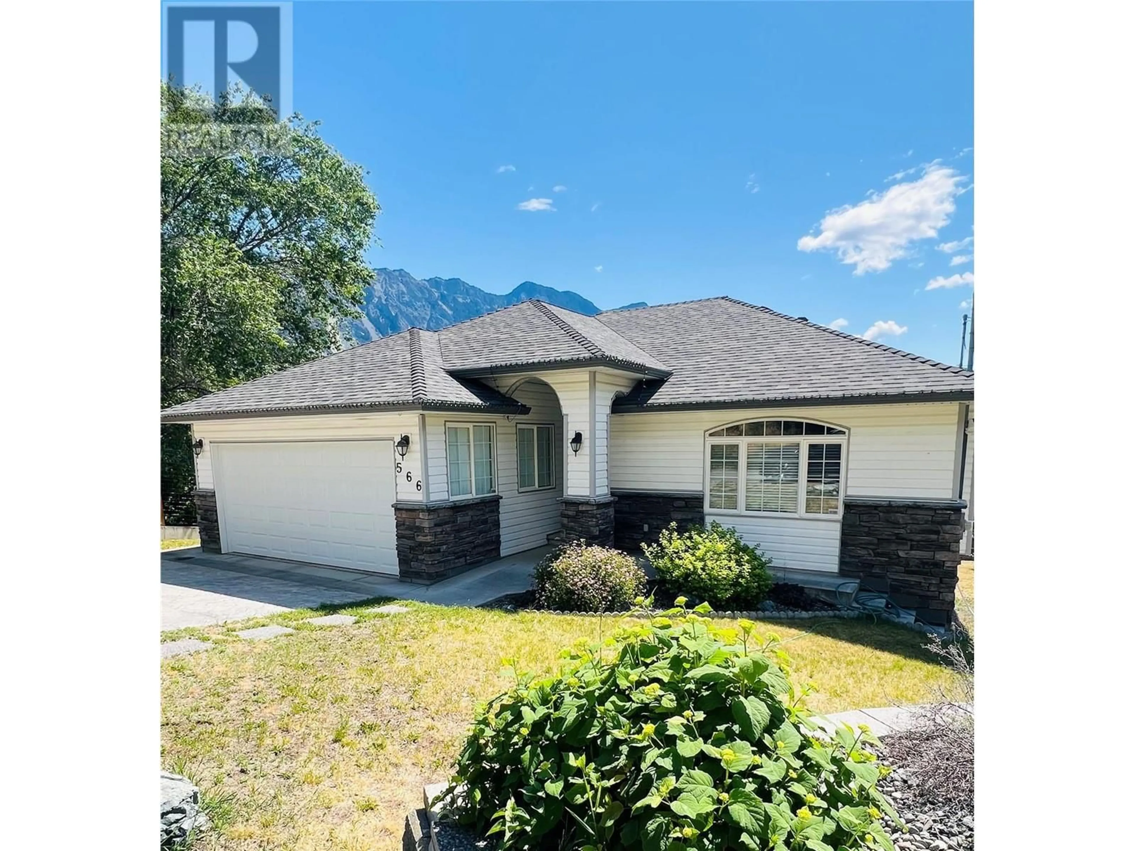 A pic from outside/outdoor area/front of a property/back of a property/a pic from drone, unknown for 566 VICTORIA STREET, Lillooet British Columbia V0K1V0