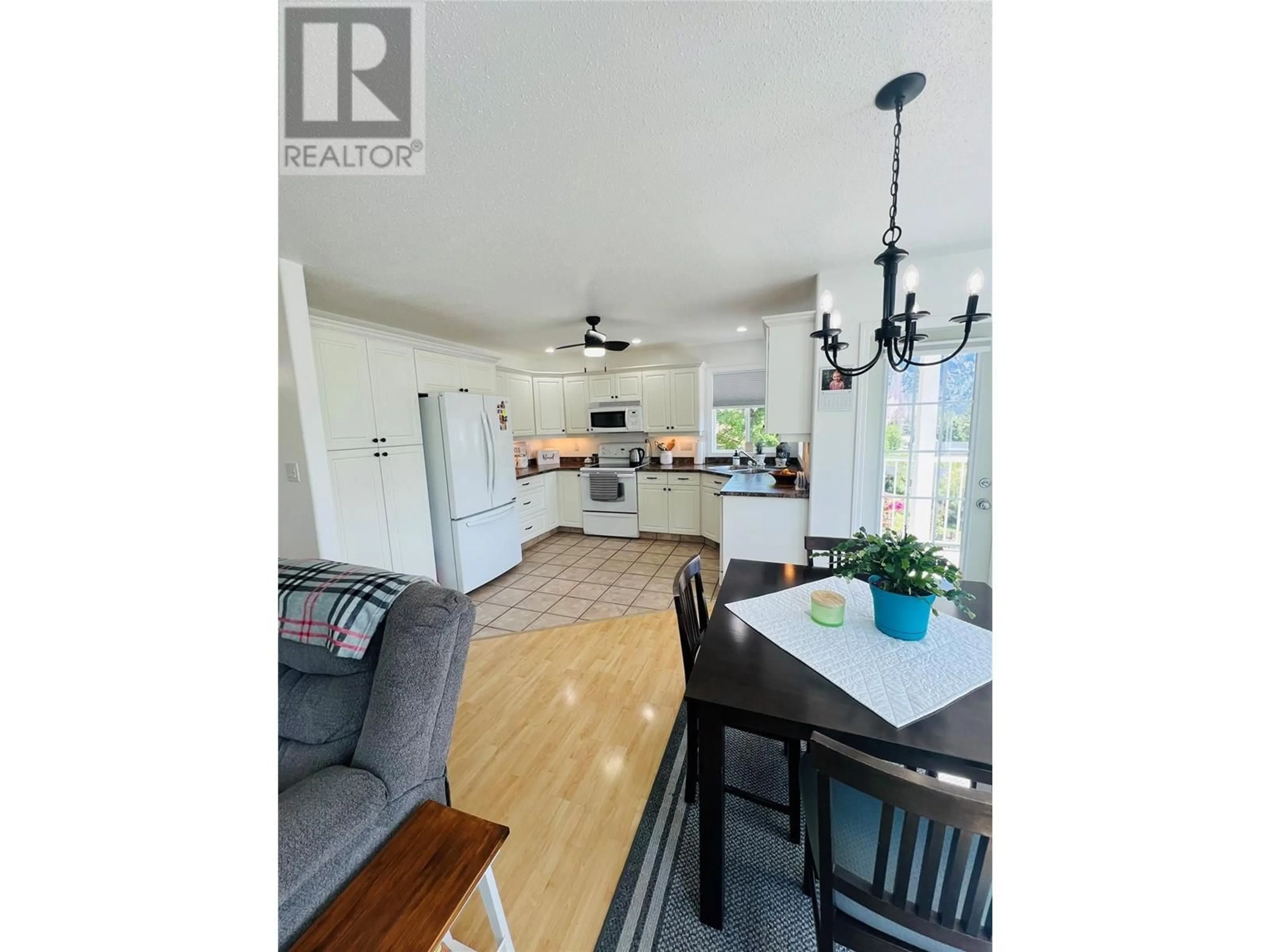 Open concept kitchen, wood/laminate floor for 566 VICTORIA STREET, Lillooet British Columbia V0K1V0