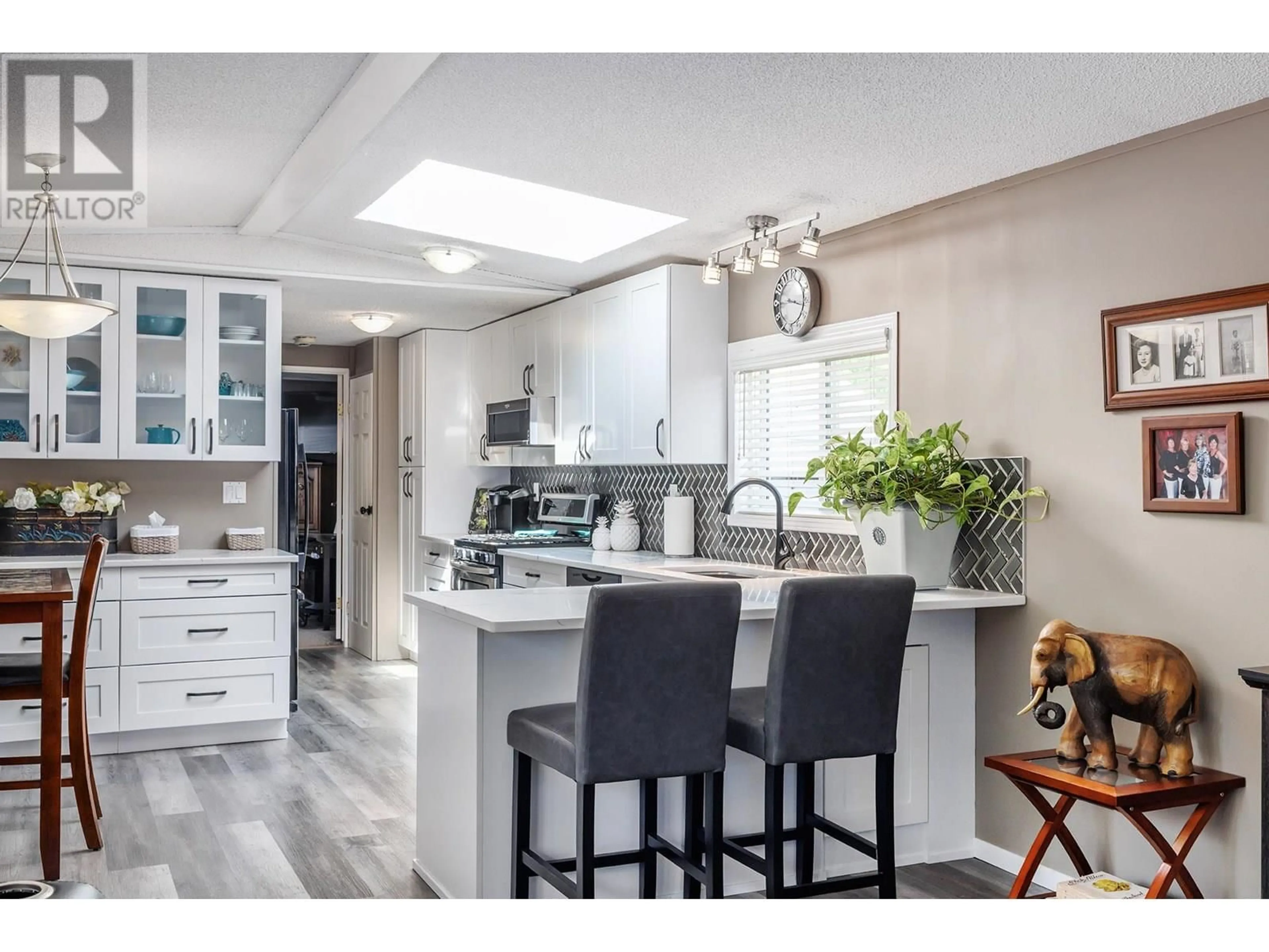 Open concept kitchen, unknown for 29 - 1750 LENZ ROAD, West Kelowna British Columbia V1Z3N1