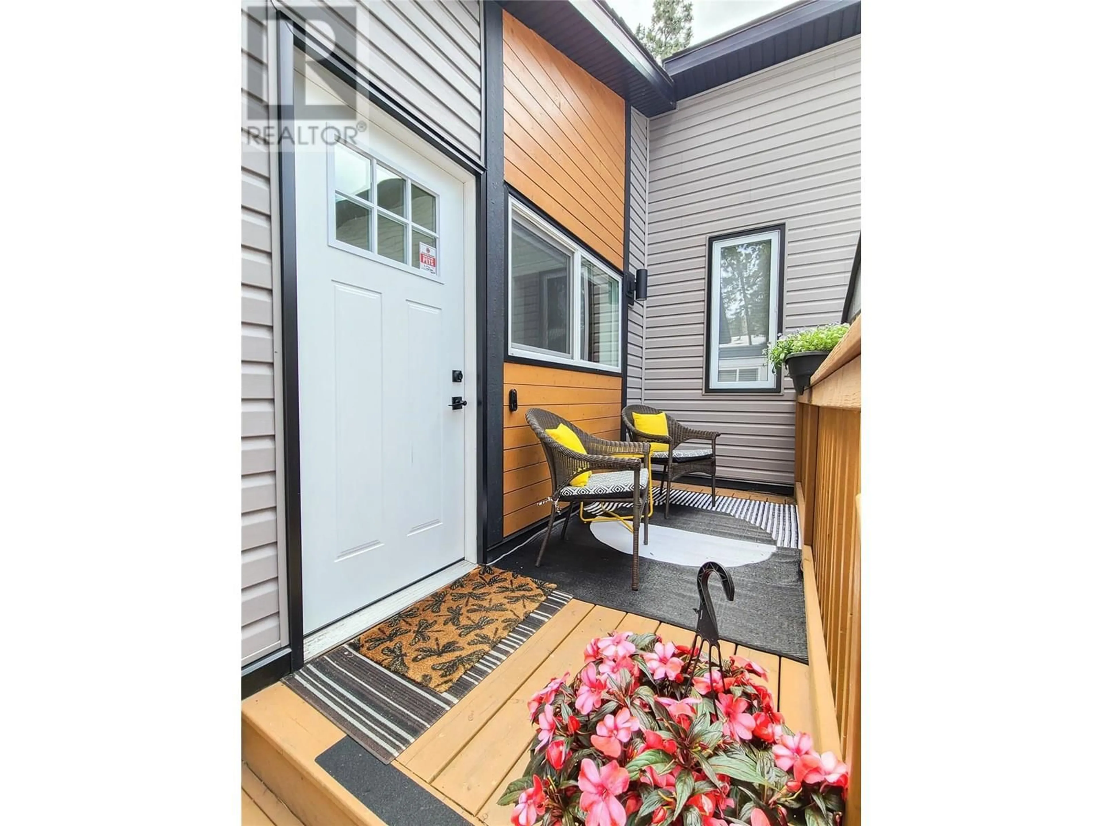 Patio, street for 95 - 1999 HIGHWAY 97S HIGHWAY, Kelowna British Columbia V1Z1B2