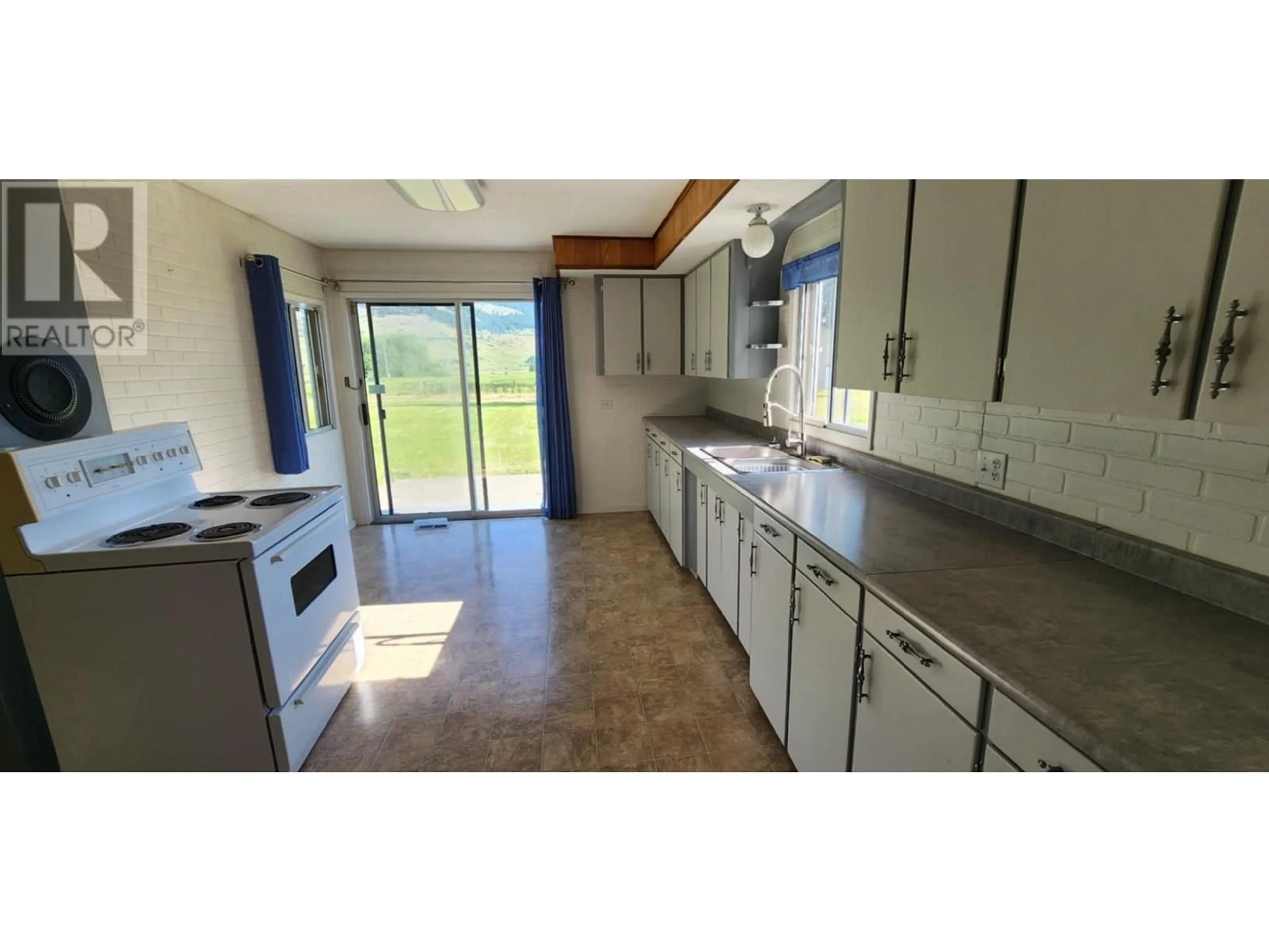 Standard kitchen, ceramic/tile floor for 177 CREIGHTON VALLEY ROAD, Lumby British Columbia V0E2G1