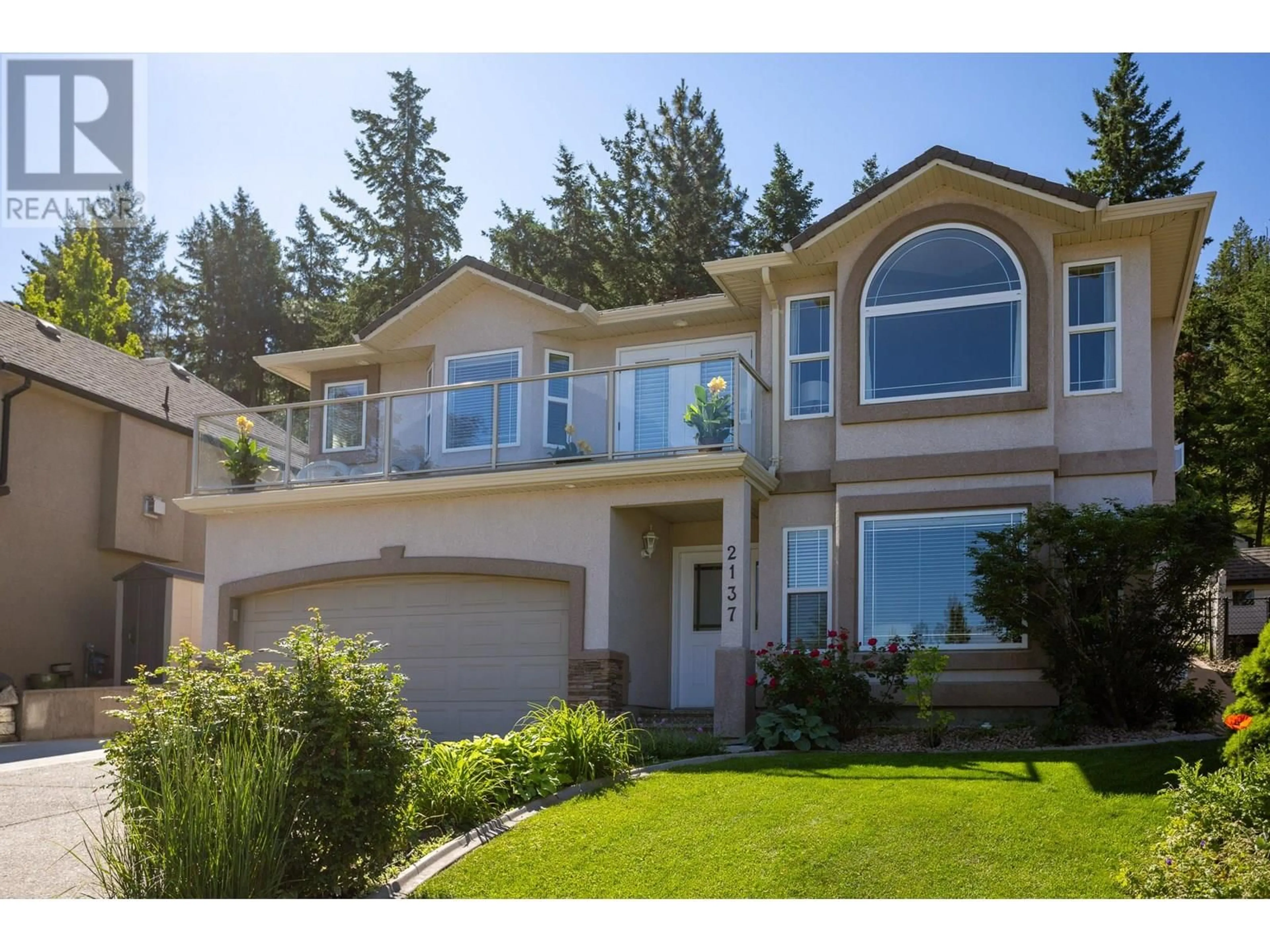 Home with vinyl exterior material, unknown for 2137 CHILCOTIN CRESCENT, Kelowna British Columbia V1V2N9