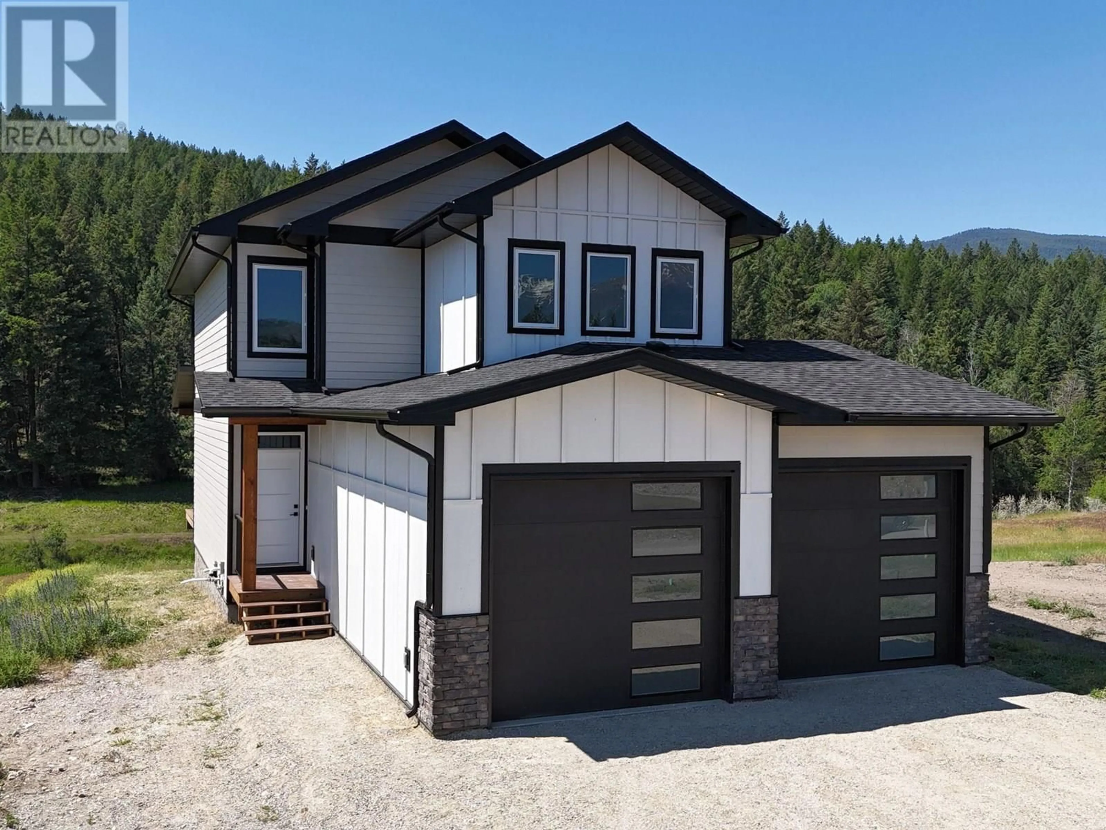 Home with vinyl exterior material, unknown for 31 LAURIER AVENUE, Wardner British Columbia V0B2J0