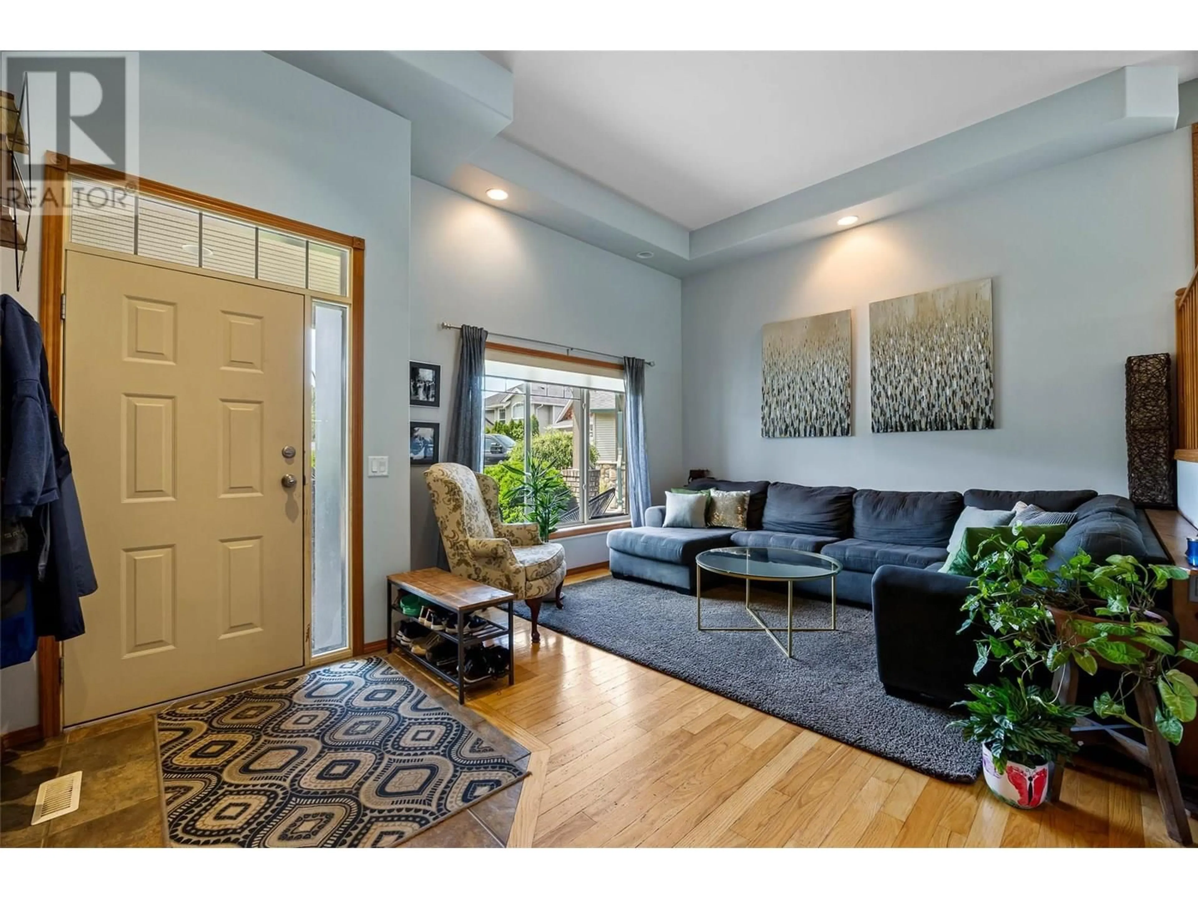 Living room with furniture, unknown for 745 BRAMBLE COURT, Kamloops British Columbia V1S1Z5