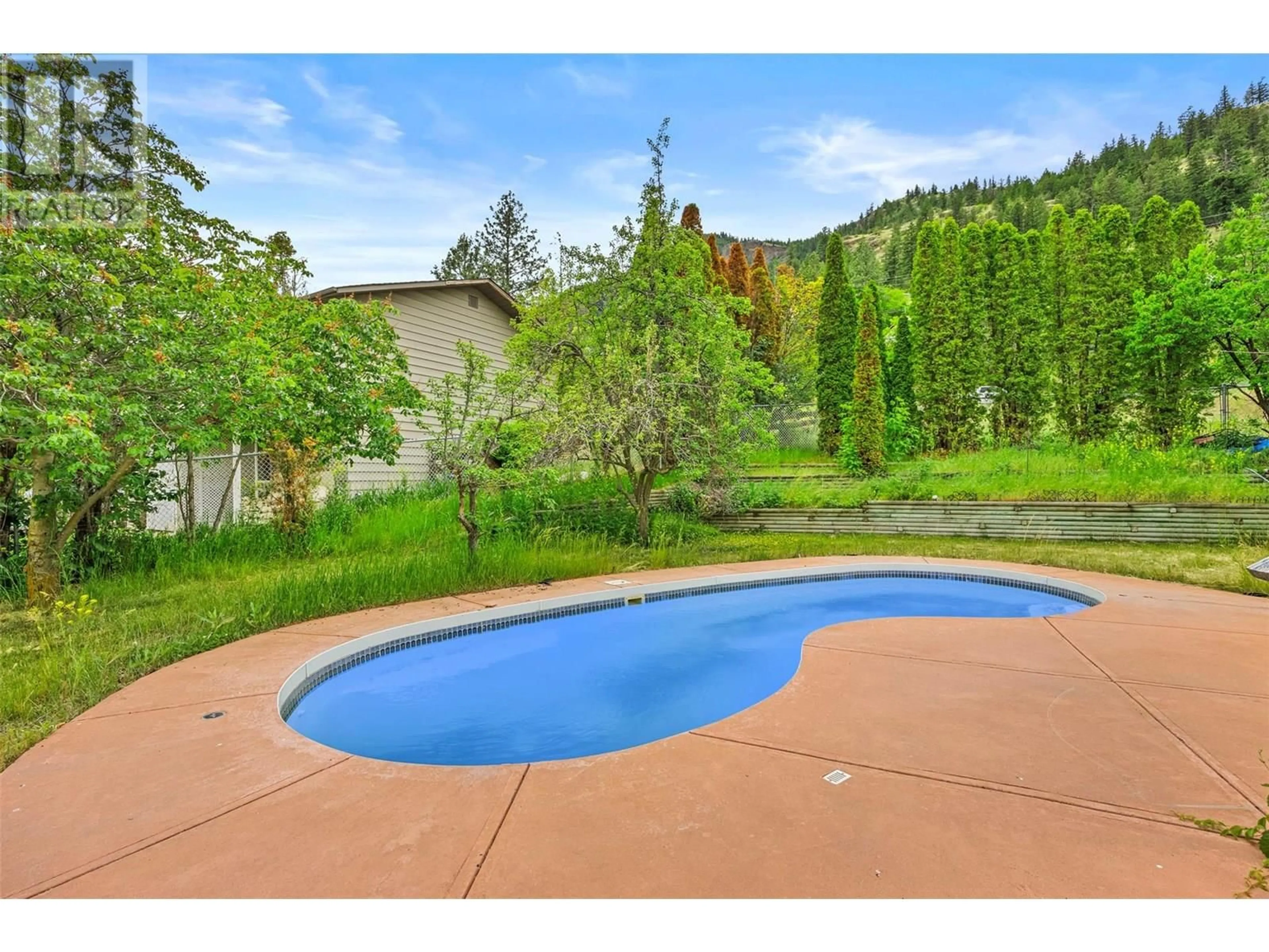 Pool for 906 KLAHANIE DRIVE, Kamloops British Columbia V2C5R2