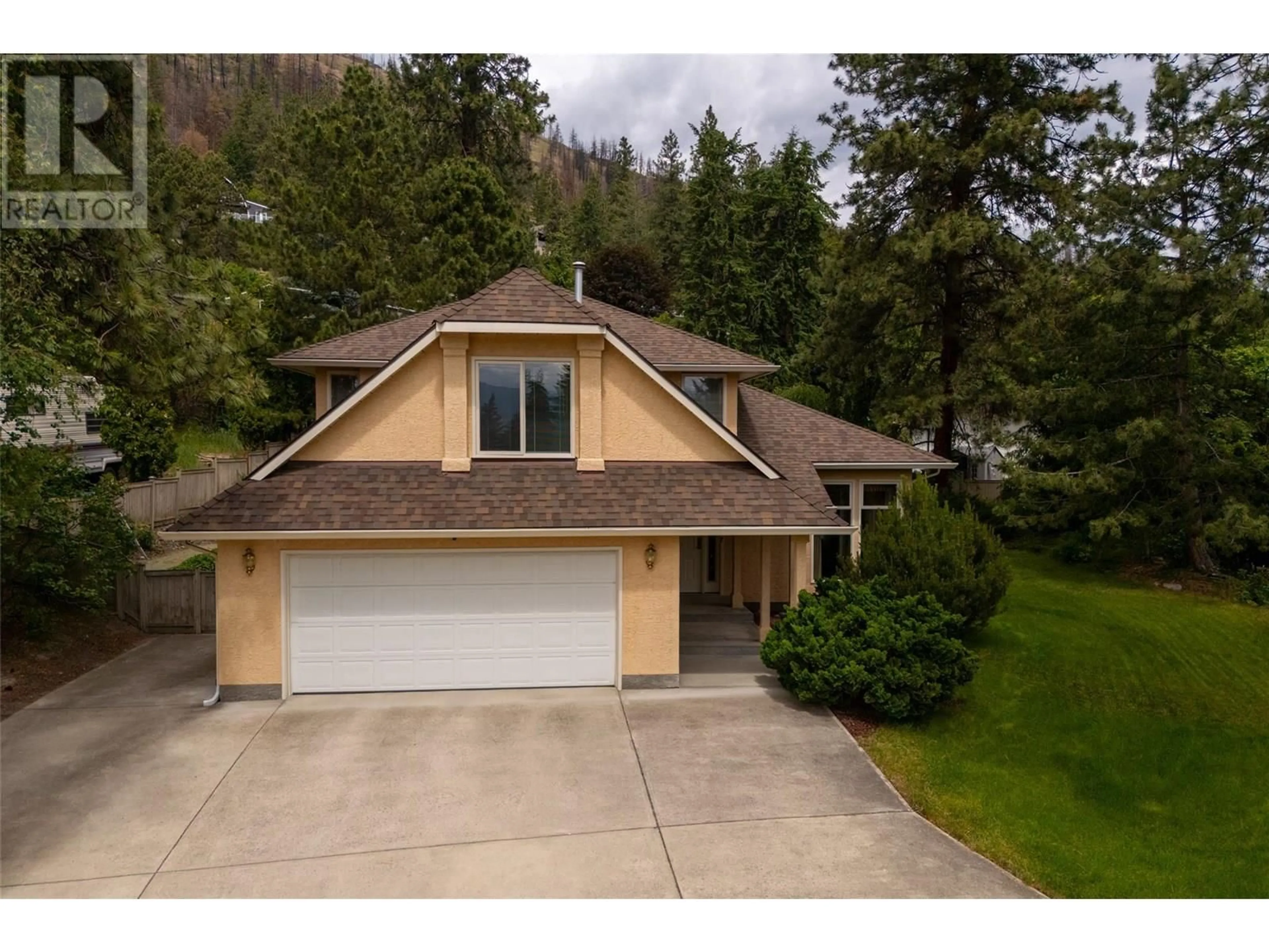 A pic from outside/outdoor area/front of a property/back of a property/a pic from drone, unknown for 1234 BOWES ROAD, West Kelowna British Columbia V1Z2R1