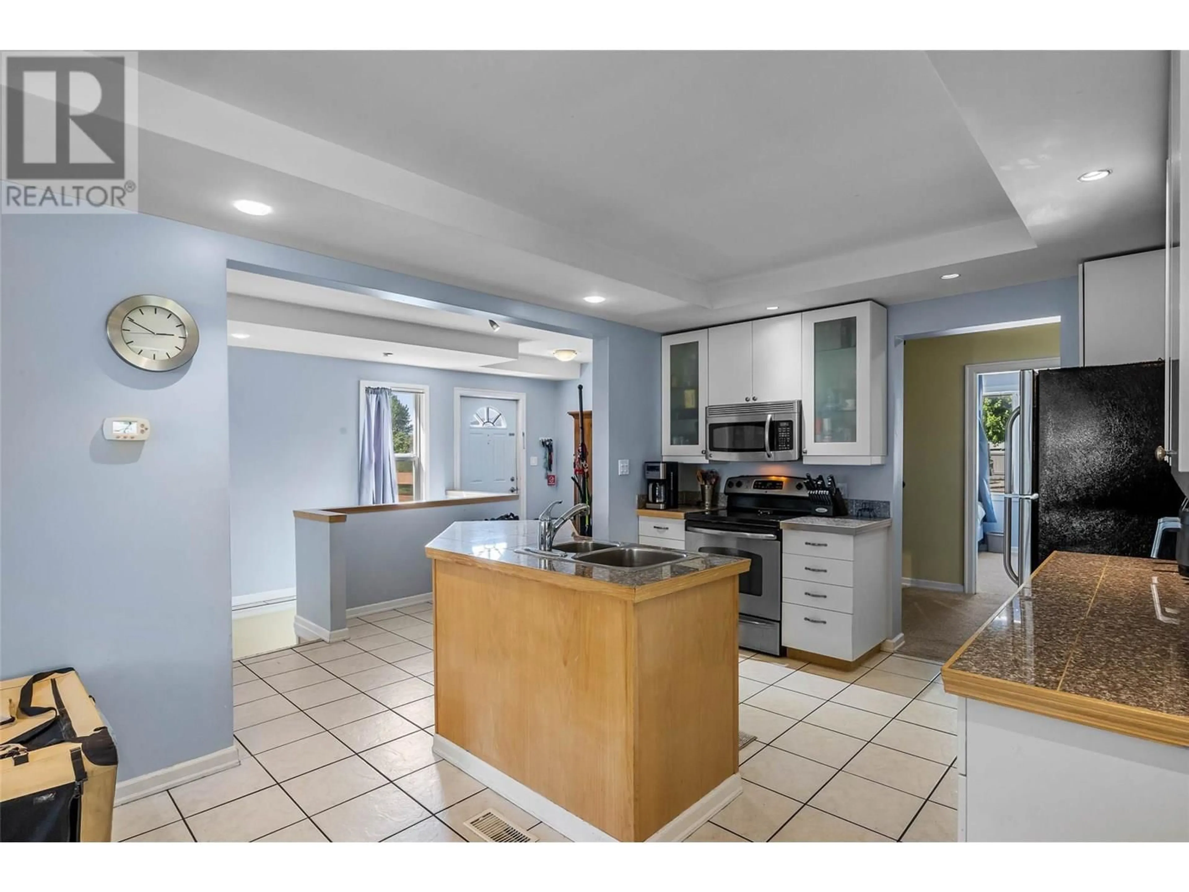 Open concept kitchen, ceramic/tile floor for 755 CRESTLINE STREET, Kamloops British Columbia V2B5X2