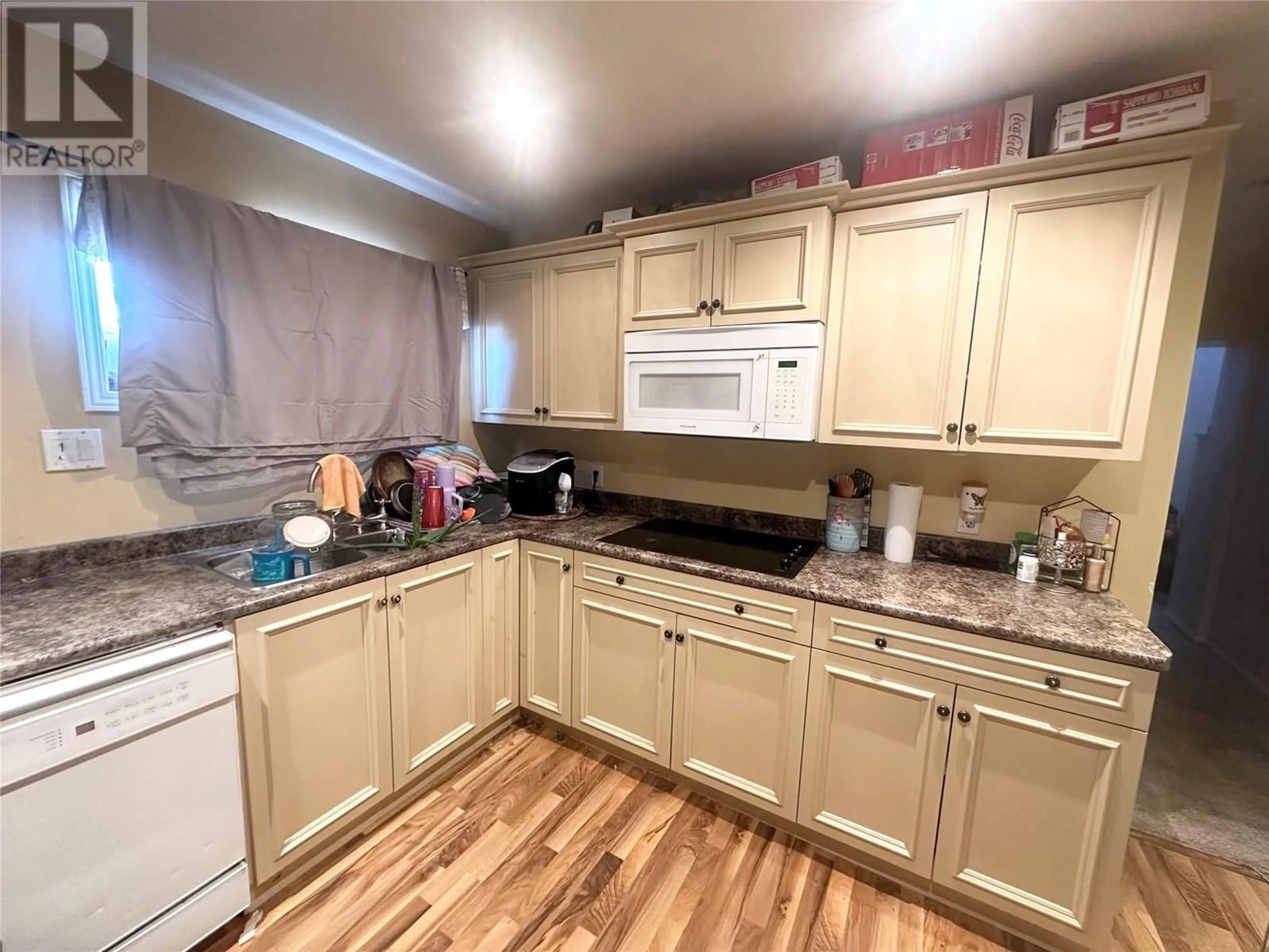 Standard kitchen, unknown for 1651 COLDWATER AVENUE, Merritt British Columbia V1K1B2