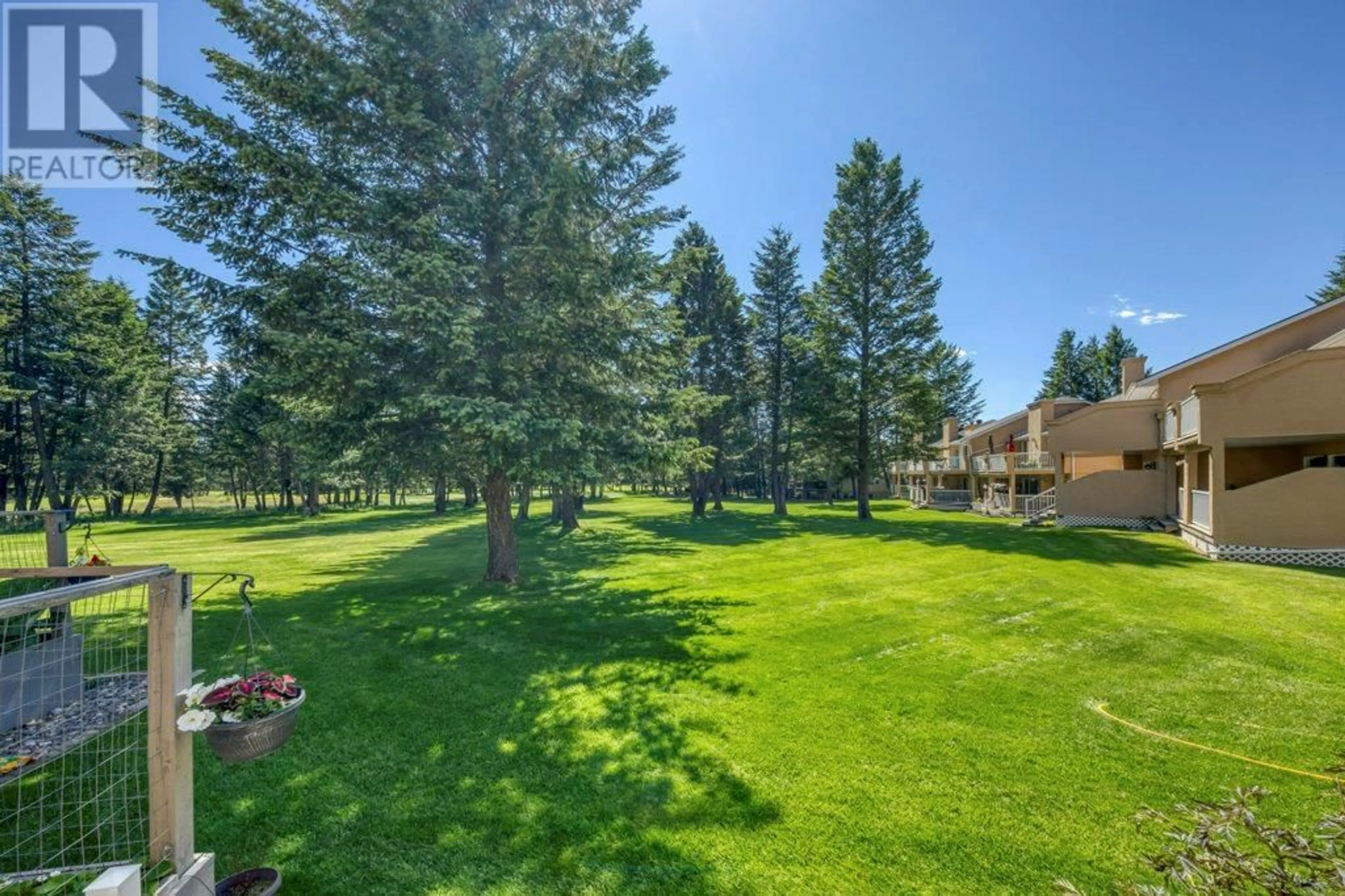 Patio, forest/trees view for 9 - 7595 PIONEER AVENUE, Radium Hot Springs British Columbia V0A1M0