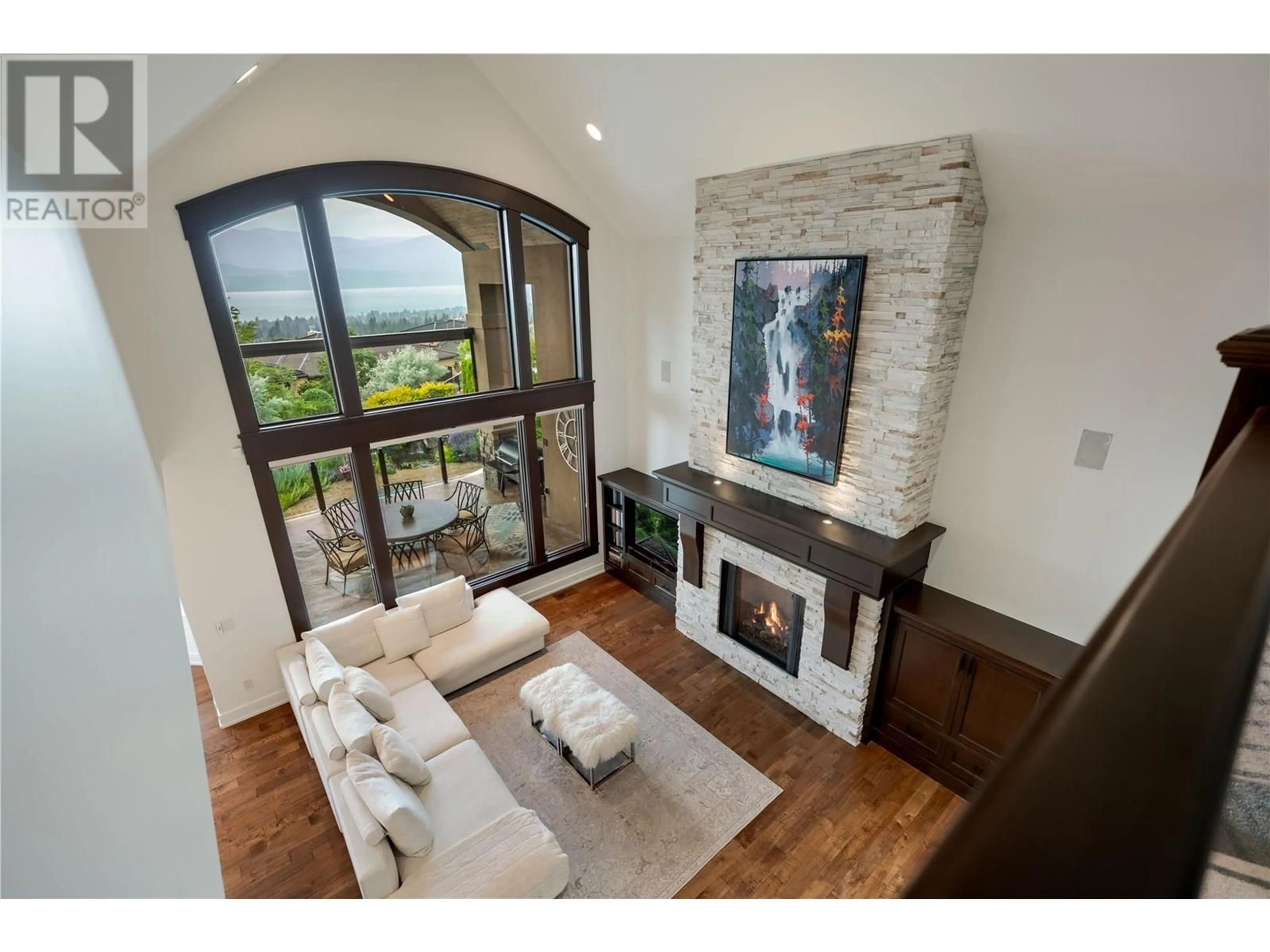 Living room with furniture, unknown for 722 MARIN CRESCENT, Kelowna British Columbia V1W5C8