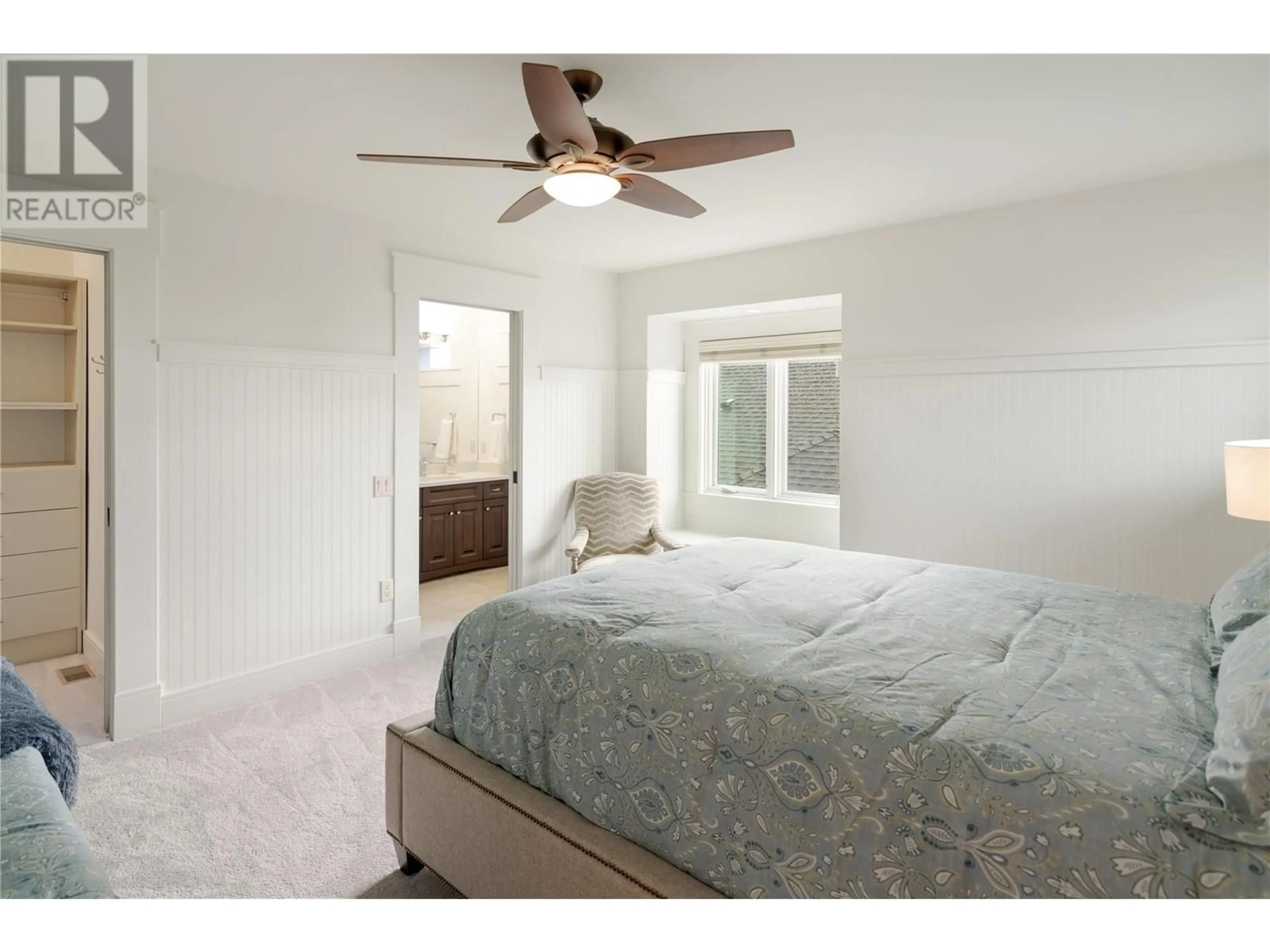 Bedroom with bed, unknown for 722 MARIN CRESCENT, Kelowna British Columbia V1W5C8