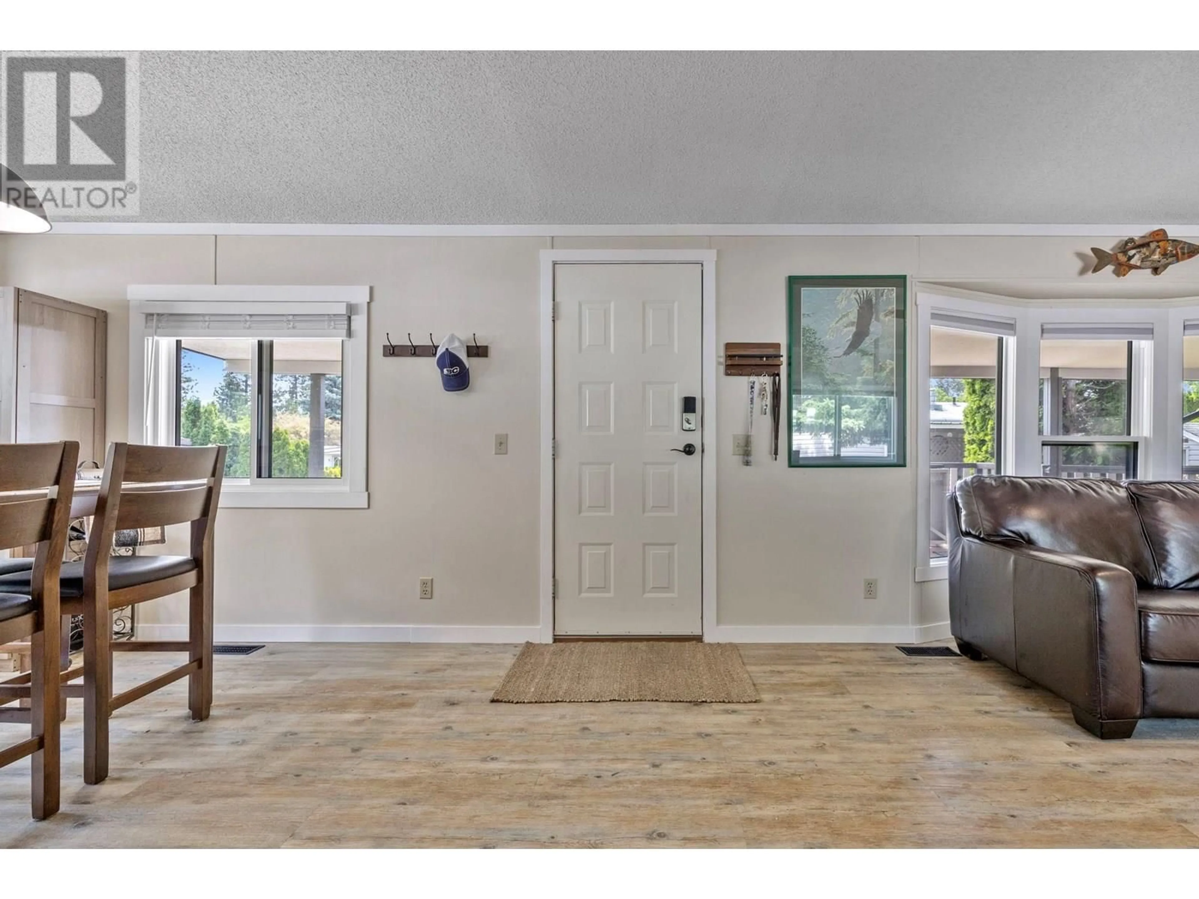 Indoor entryway for 65 - 1929 HIGHWAY 97 HIGHWAY SOUTH, West Kelowna British Columbia V1Z2Z1