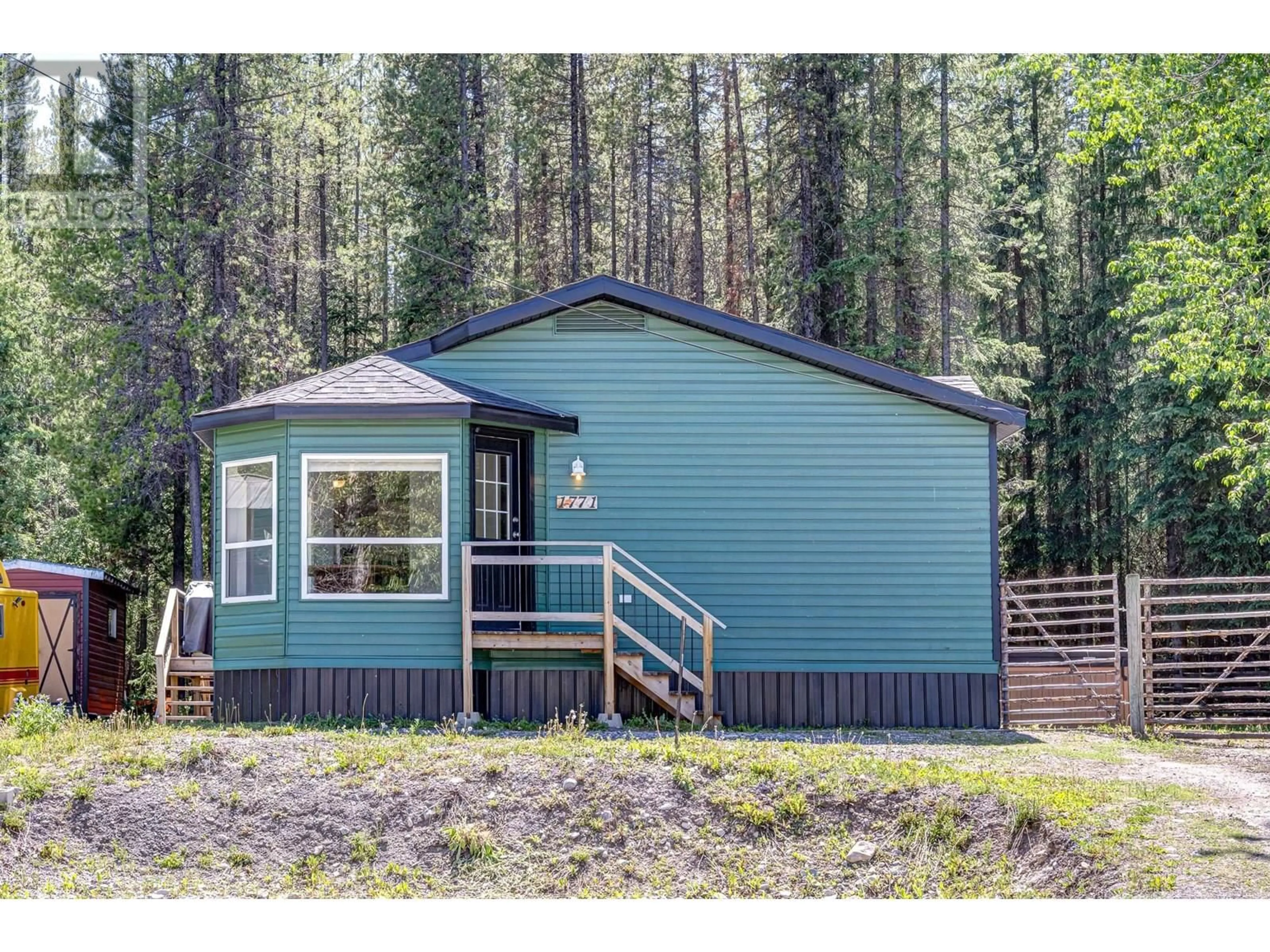 Home with vinyl exterior material, forest/trees view for 1771 NIAGARA CRESCENT, Elkford British Columbia V0B1H0