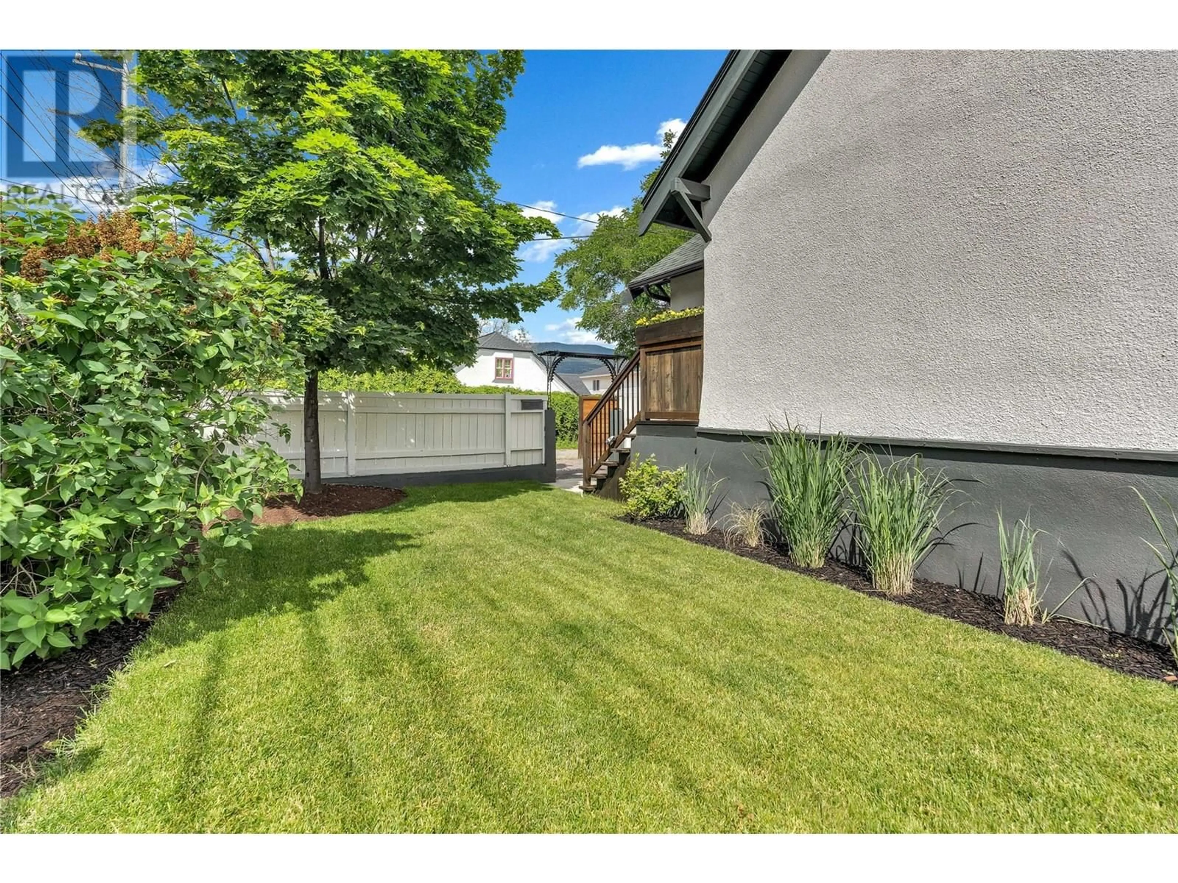 Patio, street for 351 ECKHARDT AVENUE EAST, Penticton British Columbia V2A1Z7