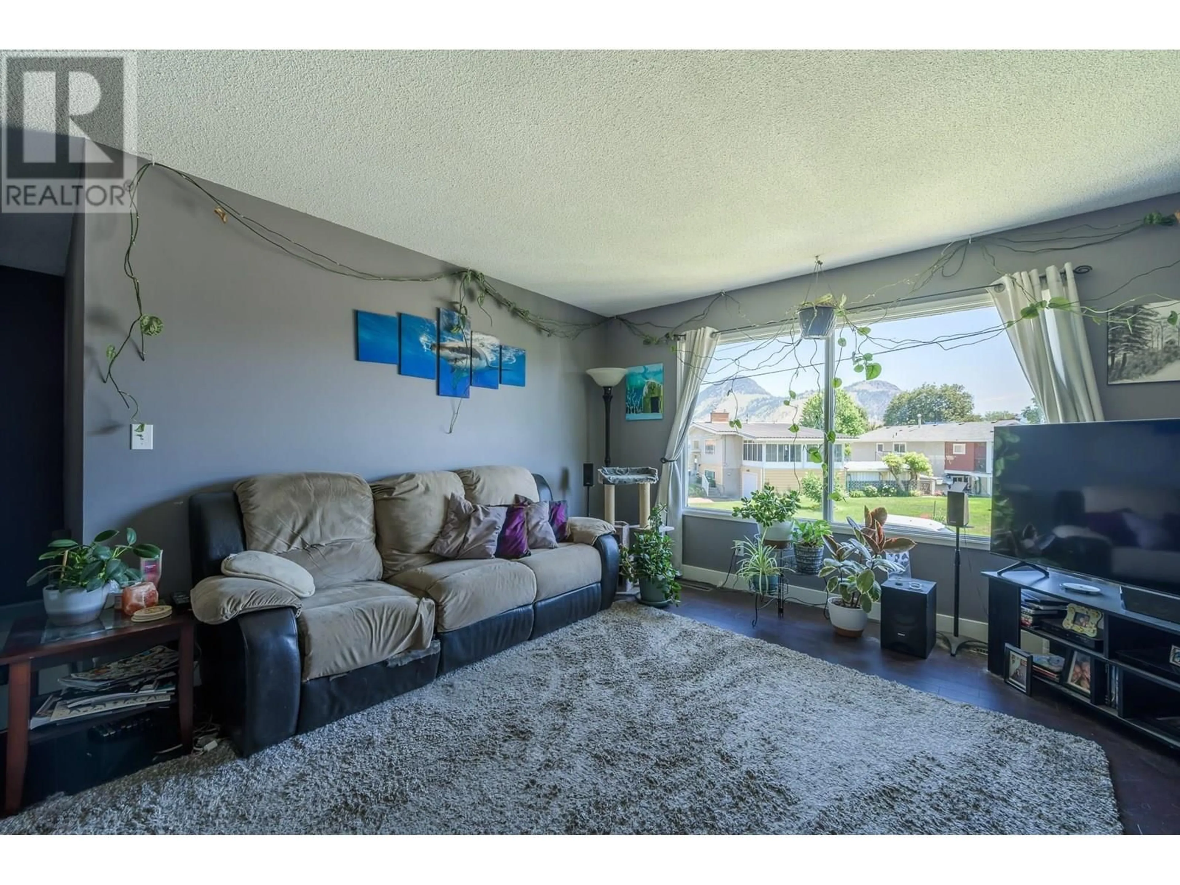 Living room with furniture, unknown for 531 BAYWOOD CRESCENT, Kamloops British Columbia V2B6B2