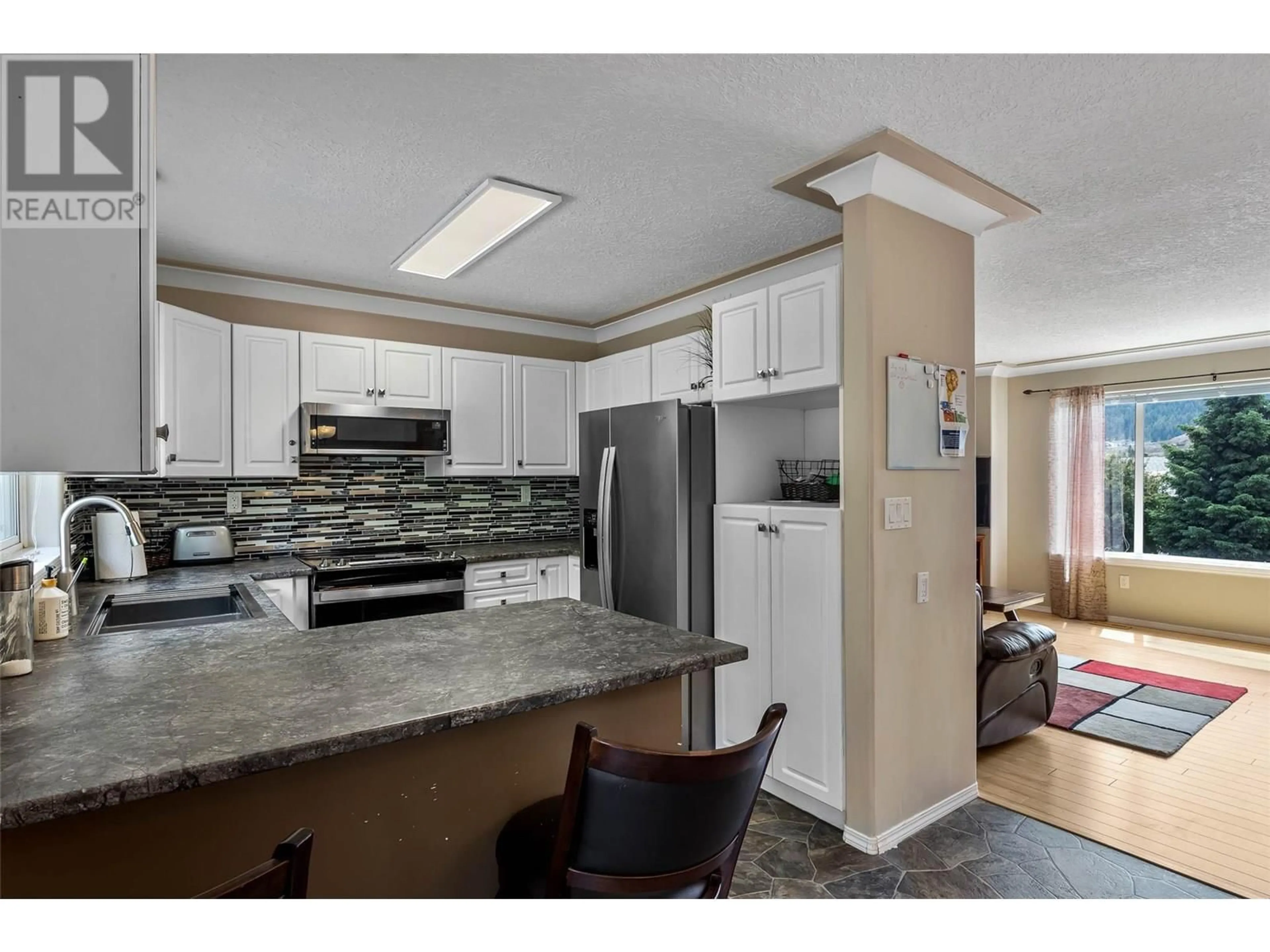 Open concept kitchen, unknown for 1374 SUNSHINE COURT, Kamloops British Columbia V2E2P9