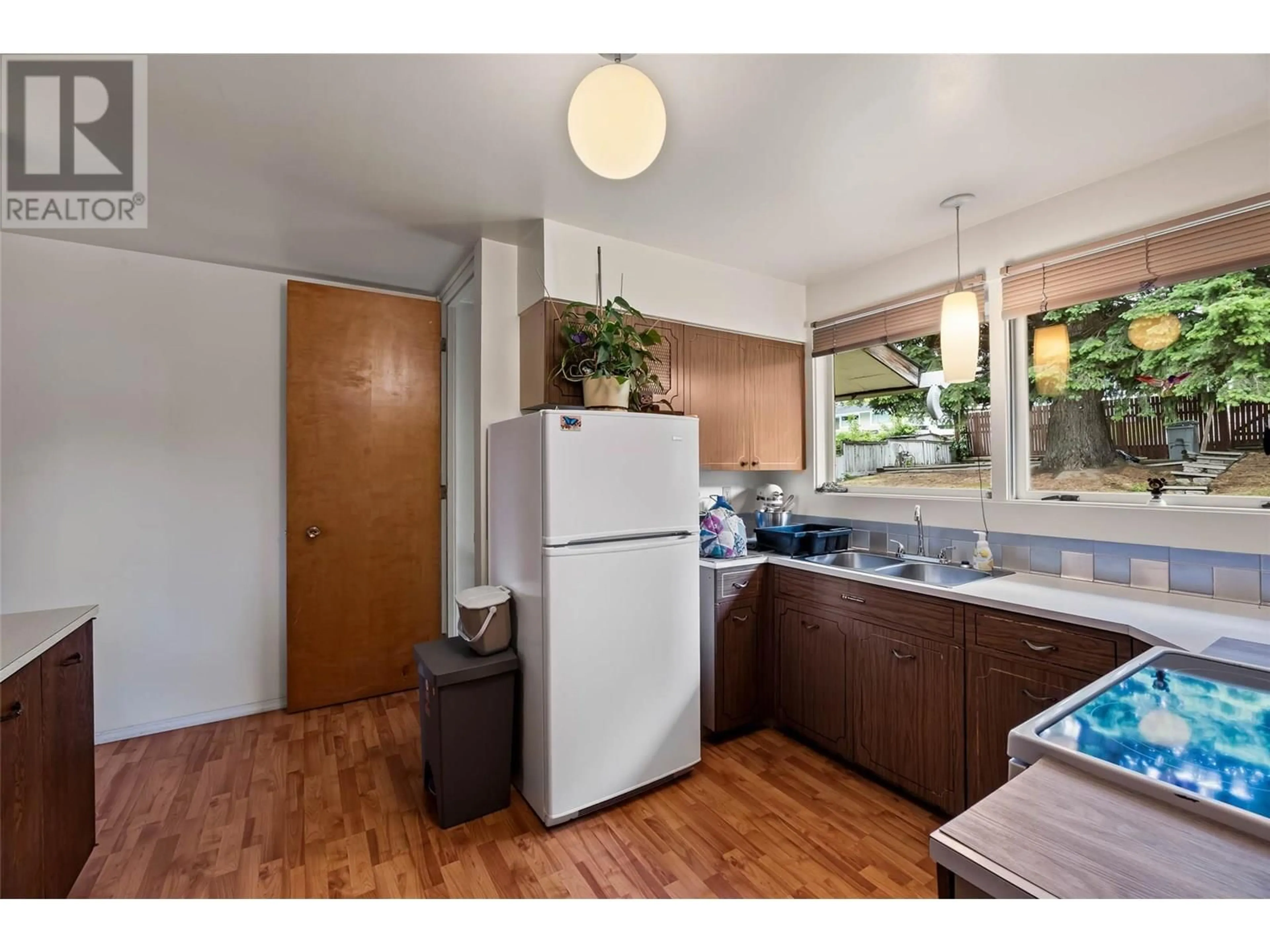 Standard kitchen, unknown for 427 BATTLE STREET WEST, Kamloops British Columbia V2C1H1
