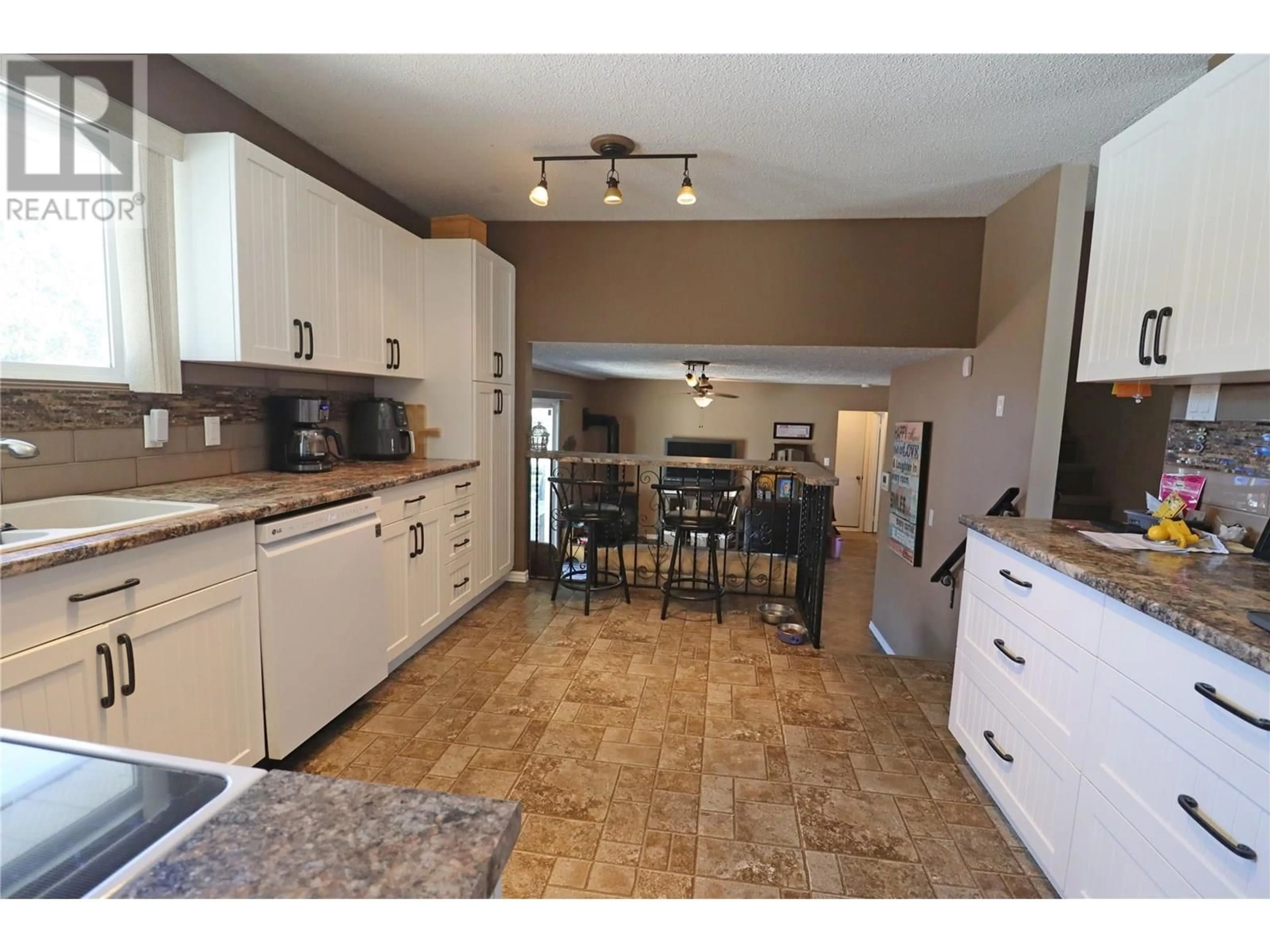 Open concept kitchen, ceramic/tile floor for 2181 72ND AVENUE, Grand Forks British Columbia V0H1H0