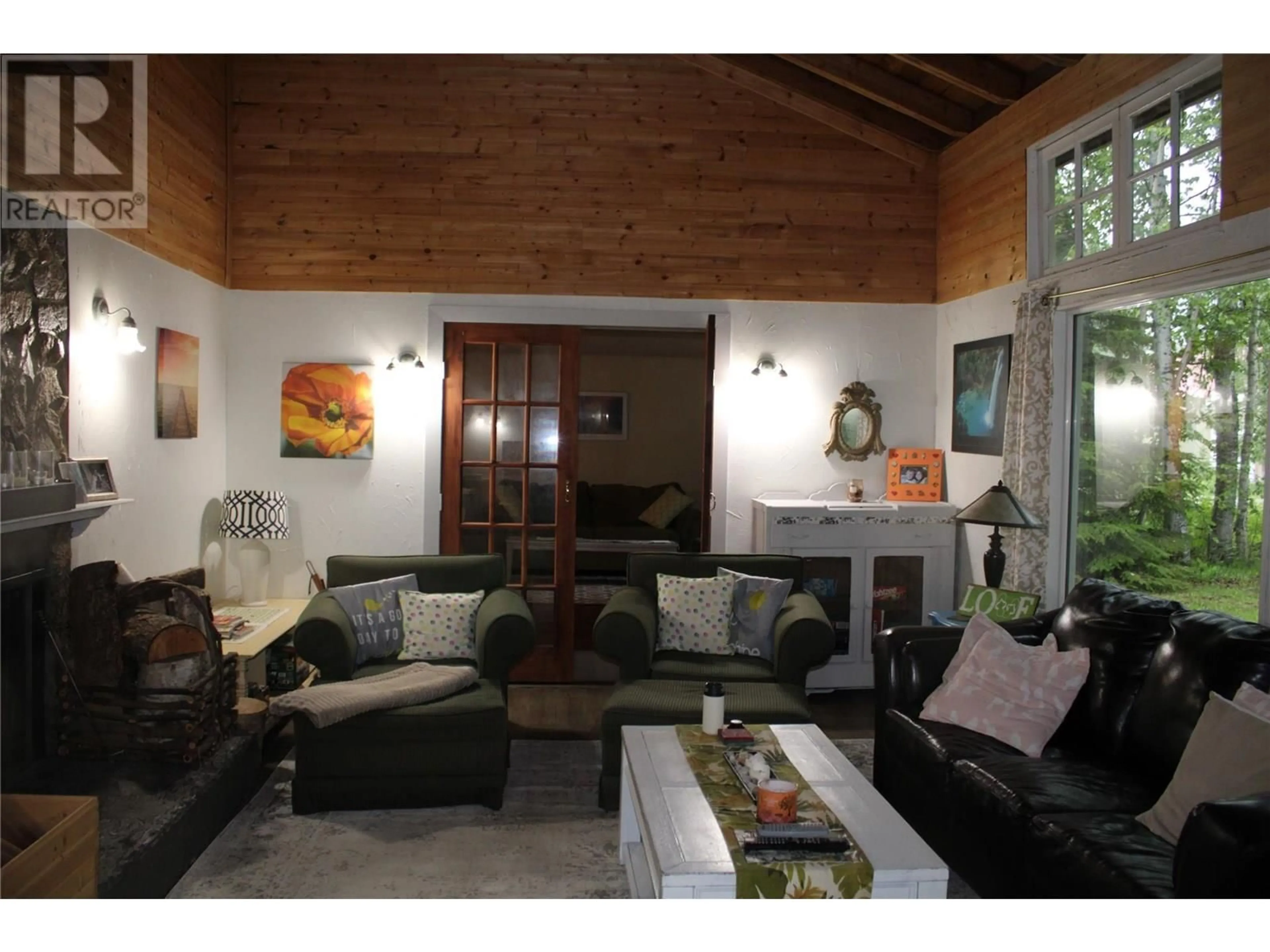 Living room with furniture, wood/laminate floor for 1281 HOSKINS ROAD, Seymour Arm British Columbia V0E2V2