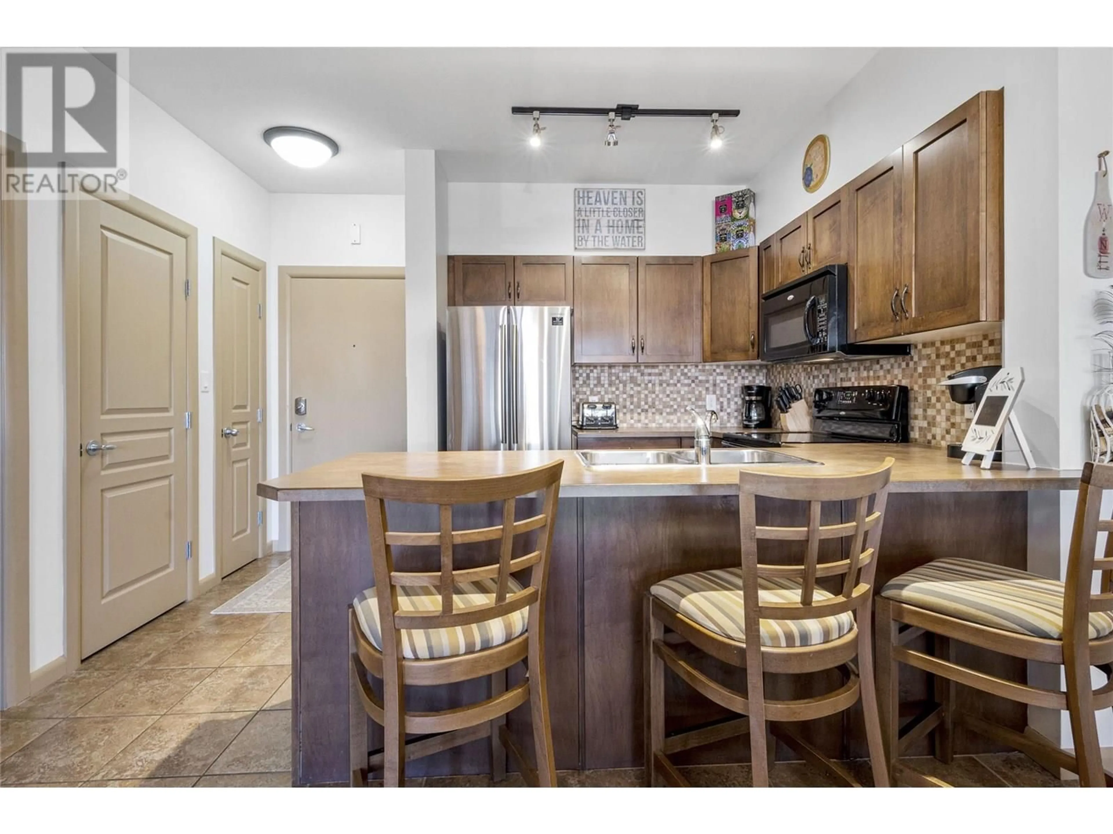 Standard kitchen, unknown for 412 - 654 COOK ROAD, Kelowna British Columbia V1W3G7