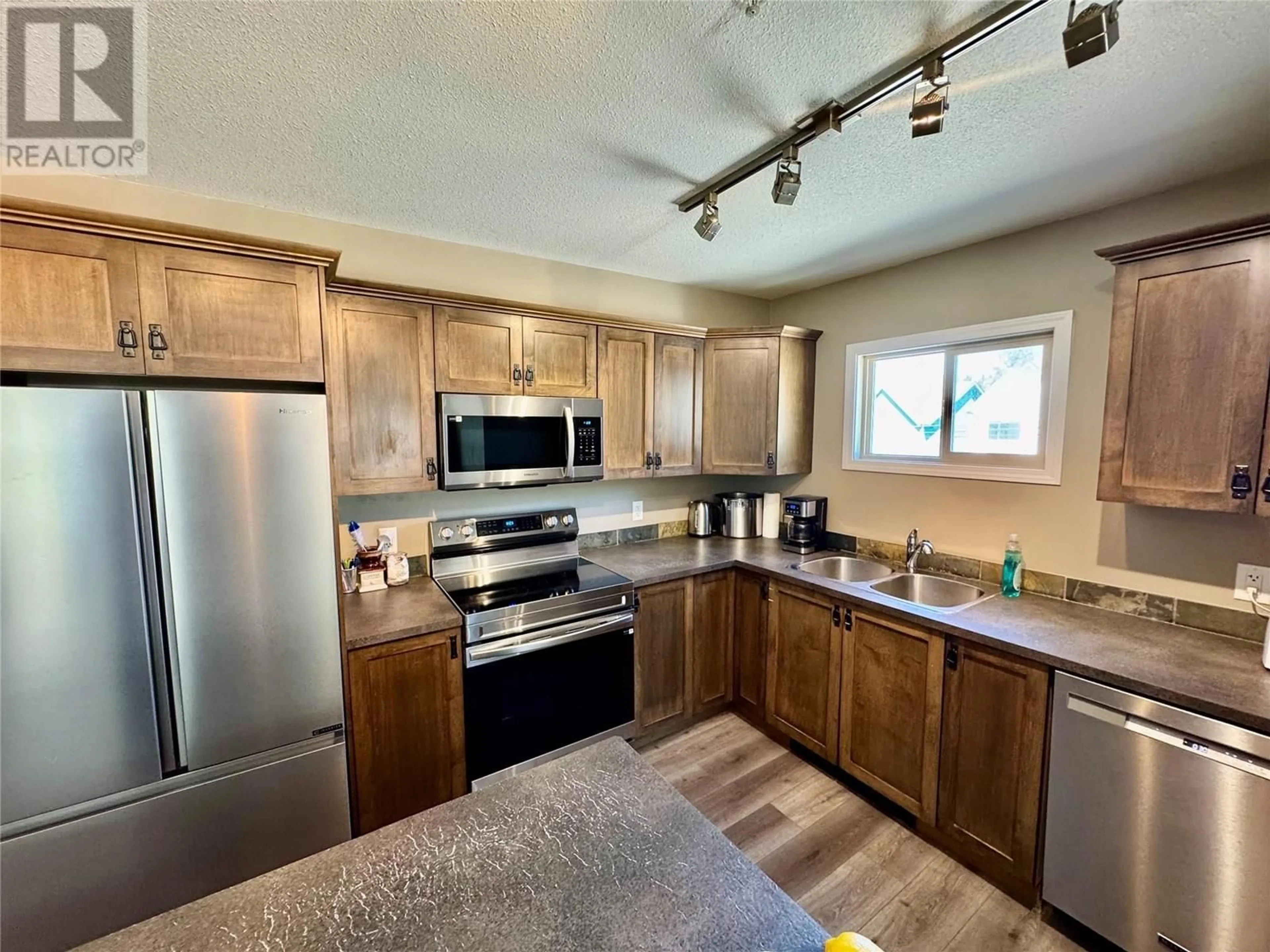 Open concept kitchen, unknown for 1301 - 4884 STANLEY STREET, Radium Hot Springs British Columbia V0A1M0