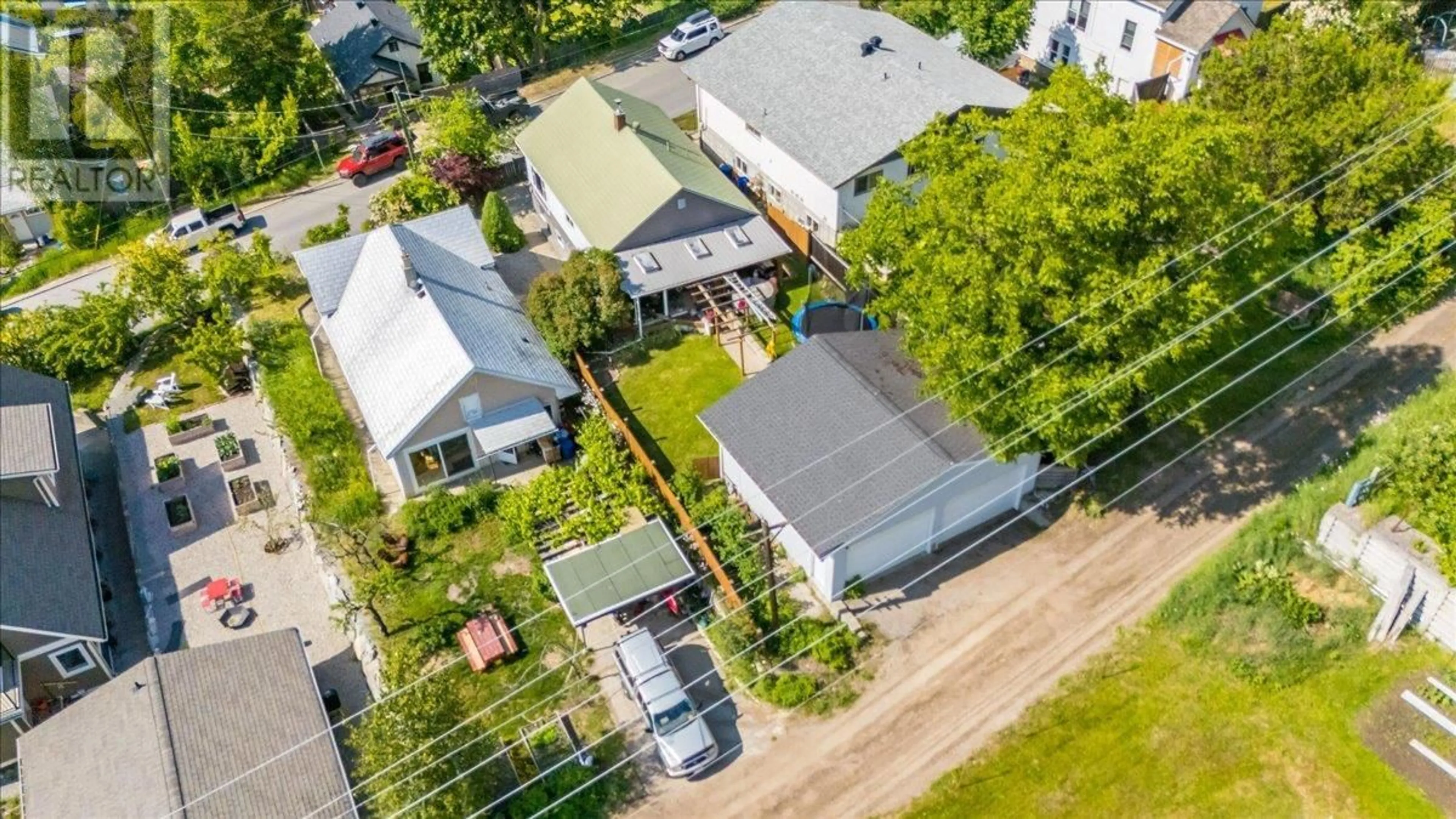 A pic from outside/outdoor area/front of a property/back of a property/a pic from drone, street for 920 LATIMER STREET, Nelson British Columbia V1L4V8