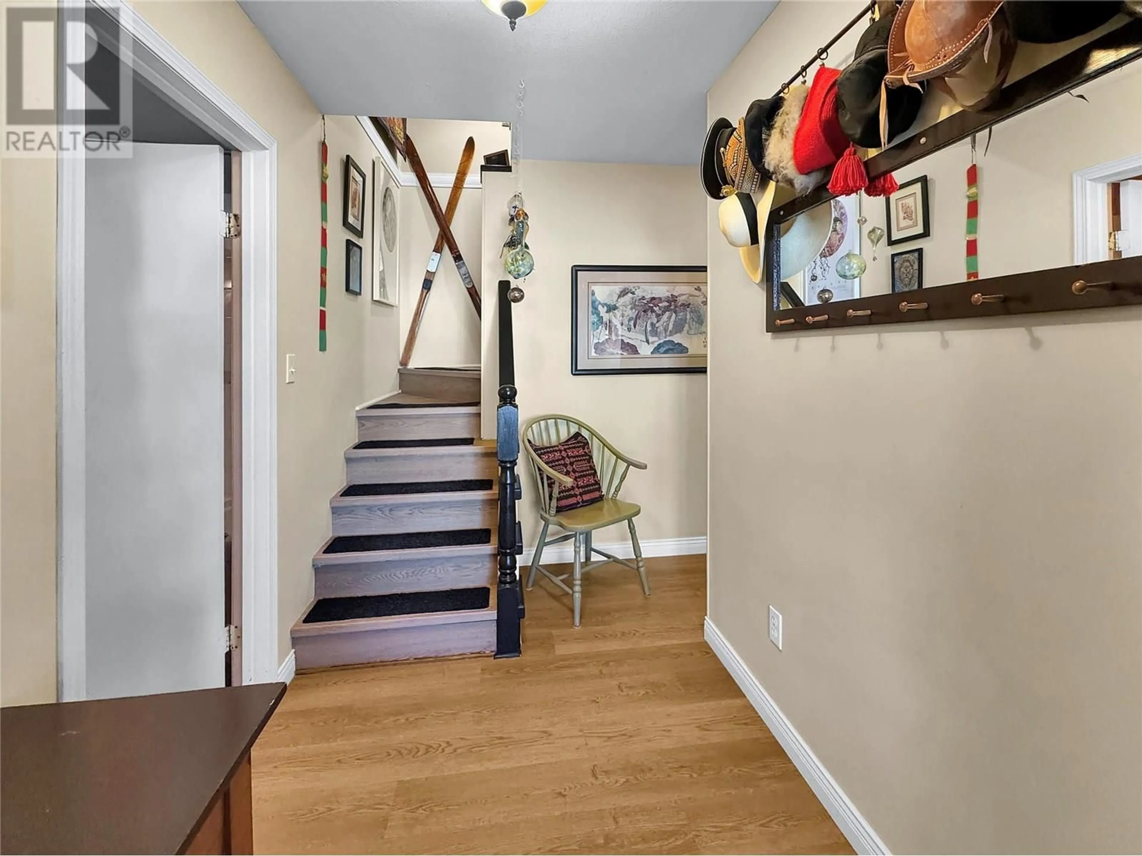 Indoor entryway for 231 18TH AVENUE SOUTH, Cranbrook British Columbia V1C3C1