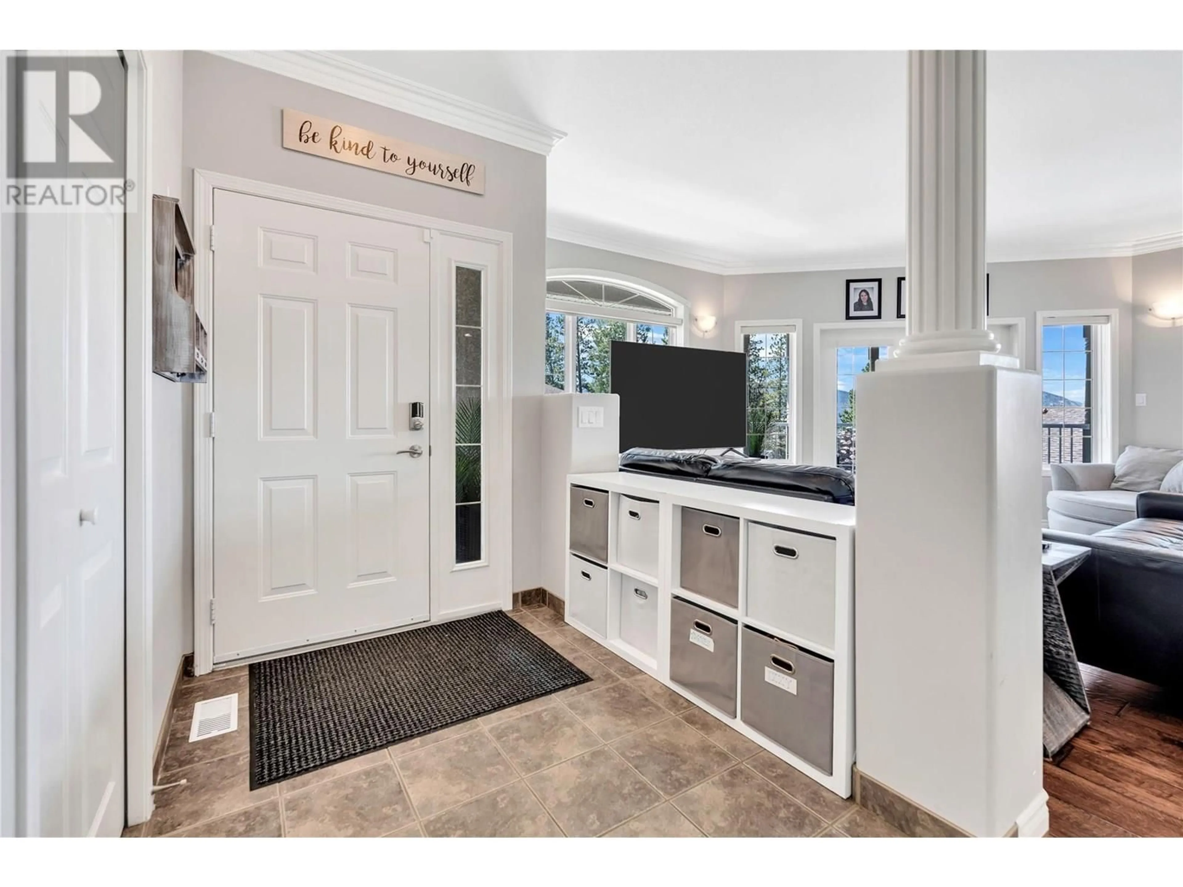 Indoor entryway for 2956 EVERGREEN DRIVE, Penticton British Columbia V2A9A8